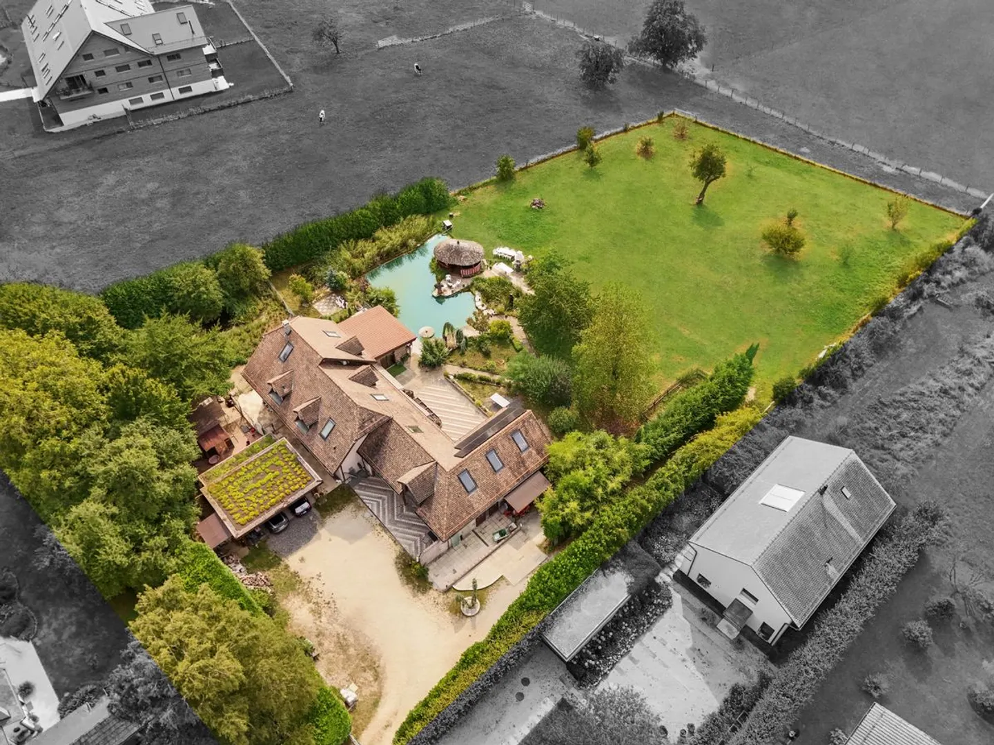 Charming Villa with Pool and Garden - Photo 2 of 13