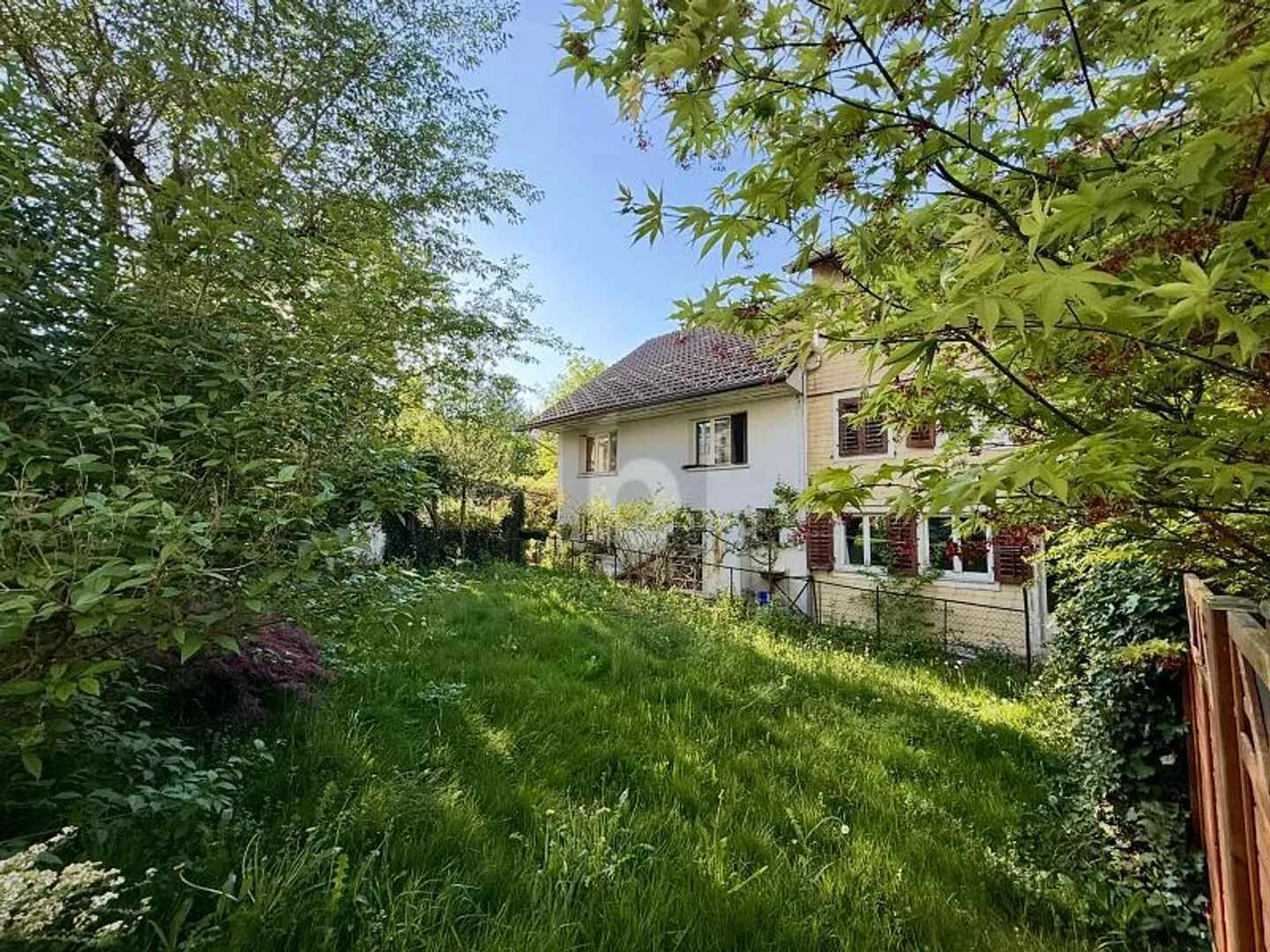 GRANDE OPPORTUNITÉ DE RÉNOVATION AVEC BEAUCOUP D'ESPACE - Photo 3 sur 5