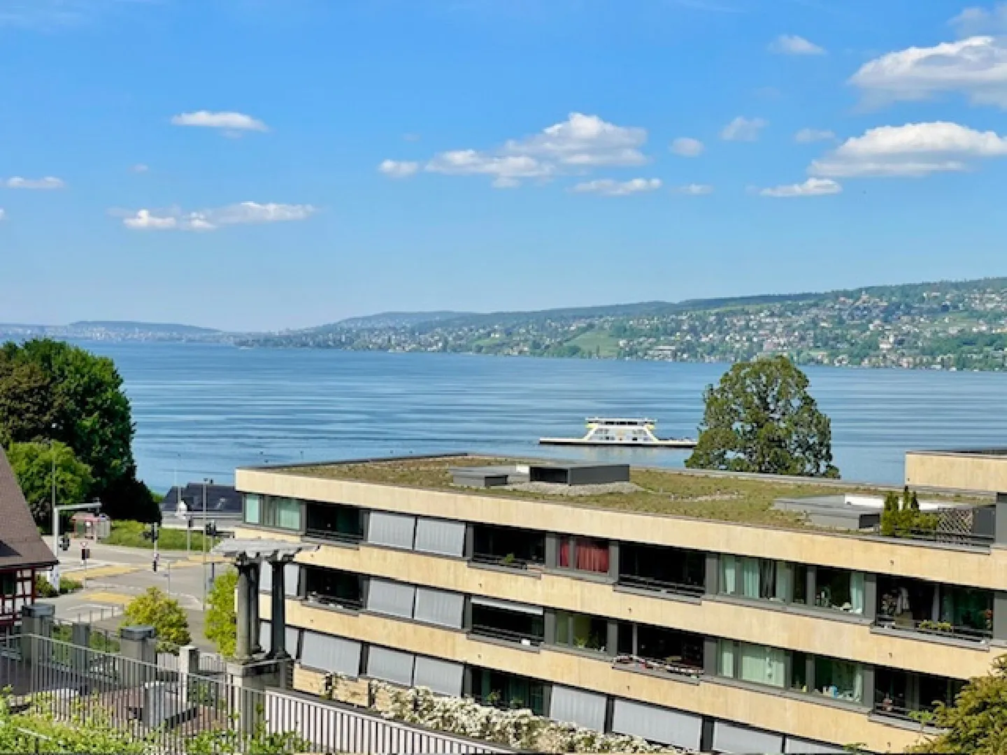 Appartamento moderno e spazioso con vista fantastica sul lago - Foto 2 di 17