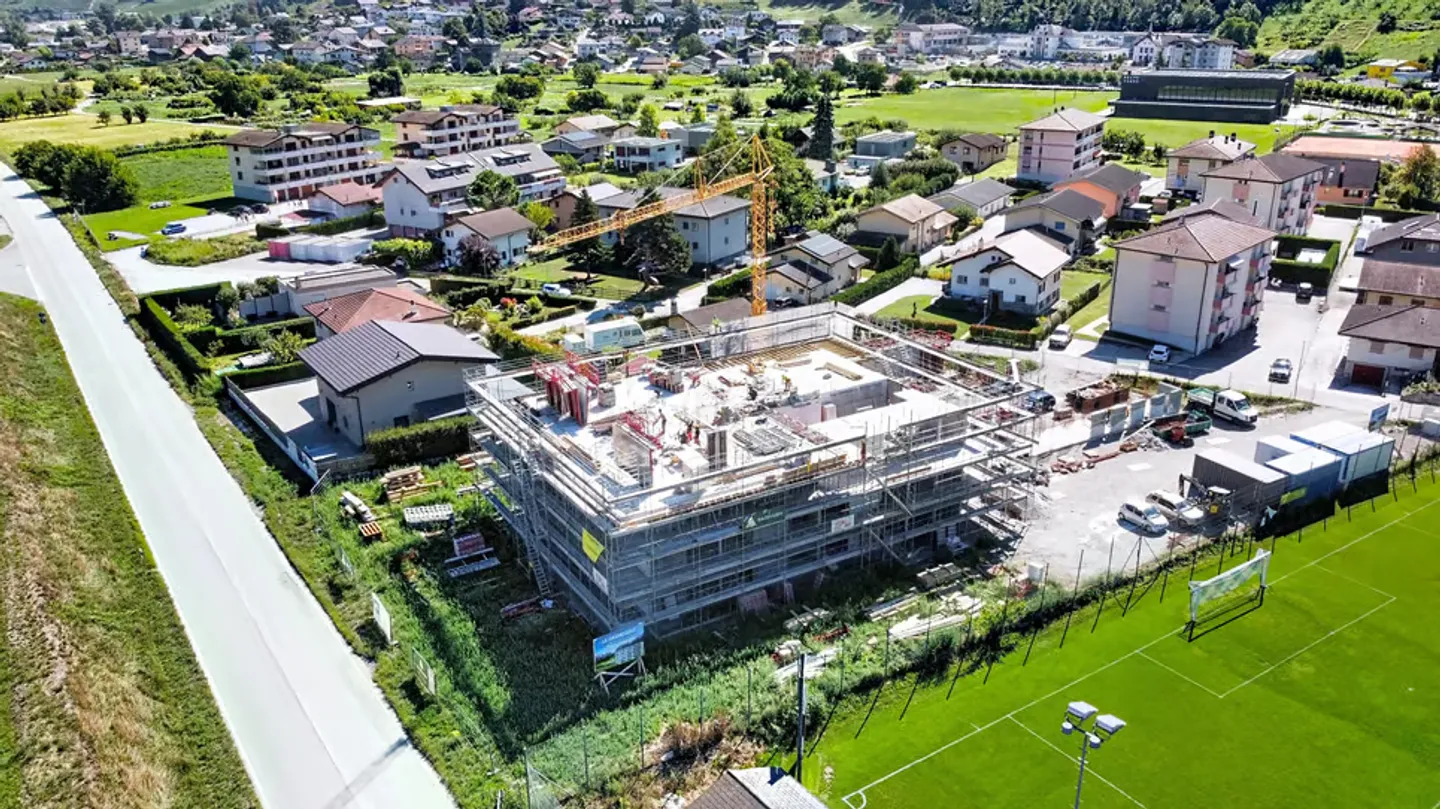 Zeitgenössische Eleganz gegenüber dem Golfplatz - Foto 2 von 8