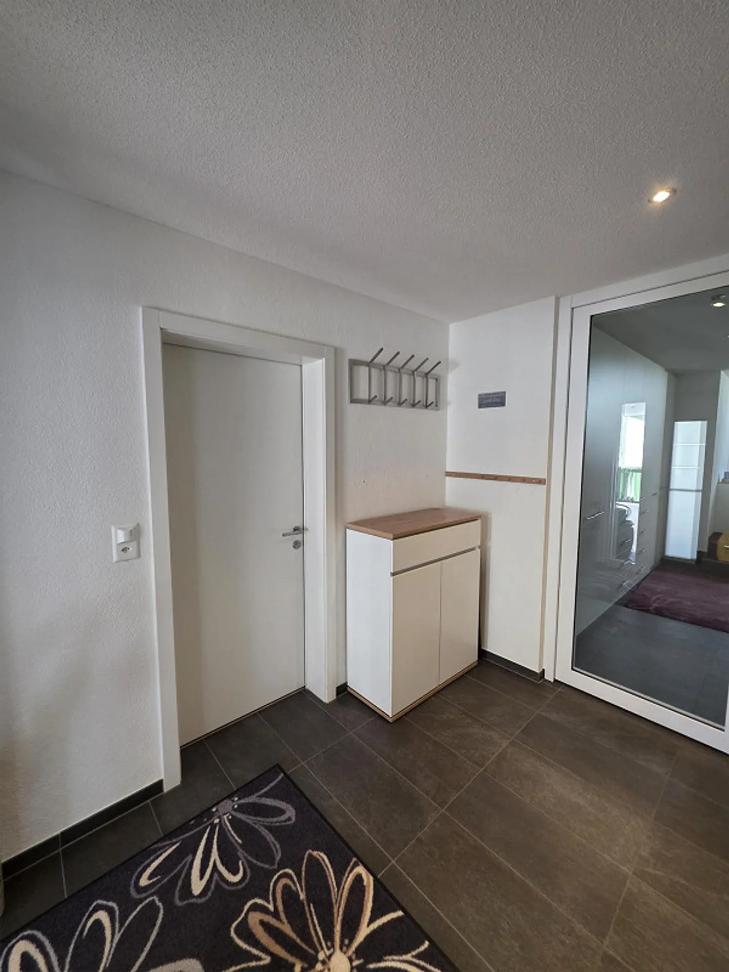 Looking for a new tenant for bright 2-room apartment in Rothenthurm - Photo 8 of 11