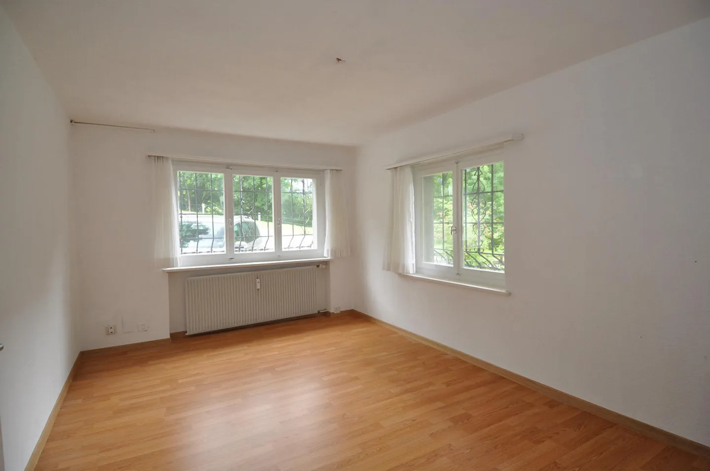 Appartamento di 3,5 stanze al piano terra con area giardino - Foto 4 di 10