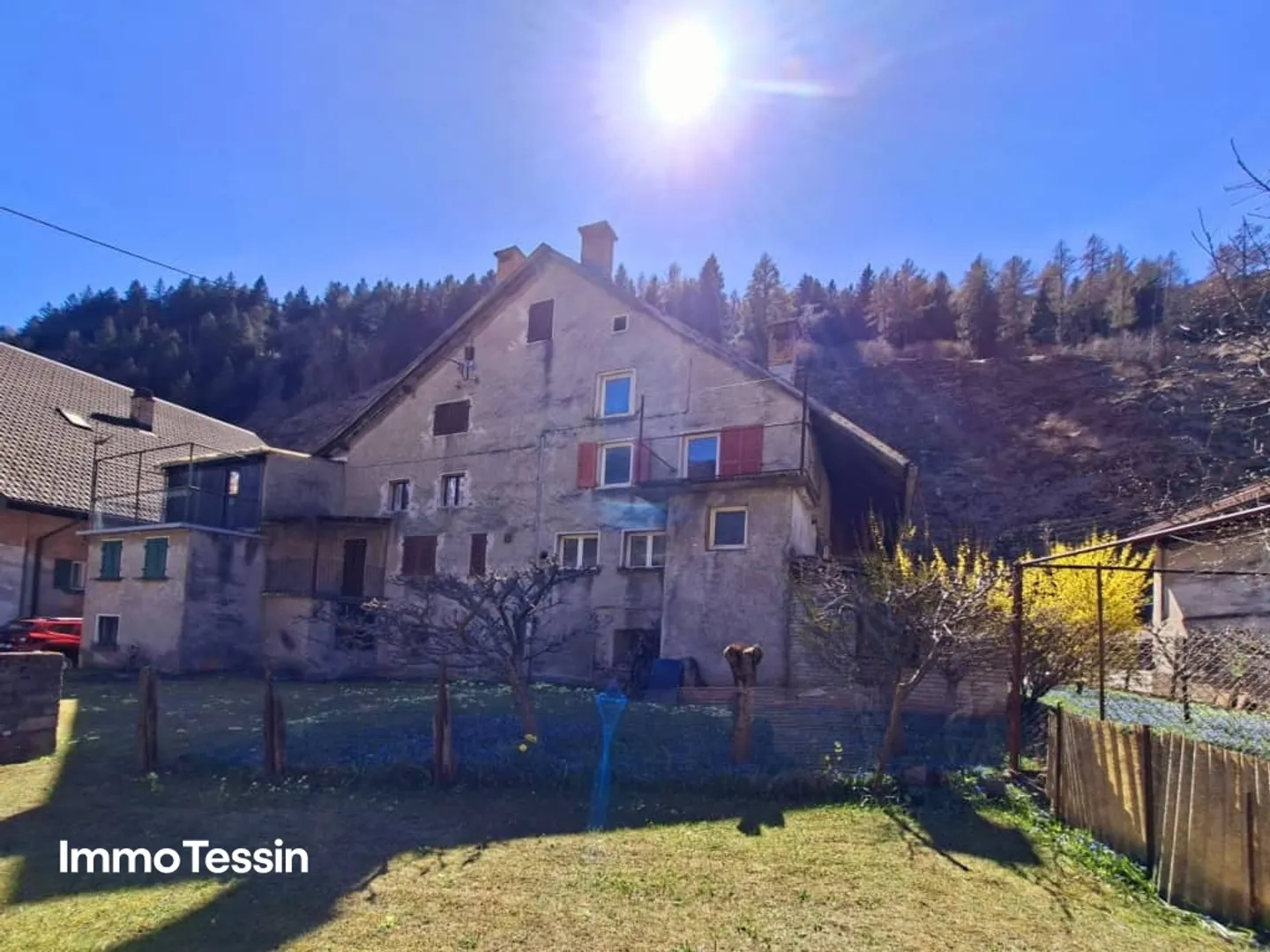 Typical & Spacious Leventina House with Garden in Ambri-Piotta at an Unbeatable Price Near the Ice Stadium - Photo 3 of 13