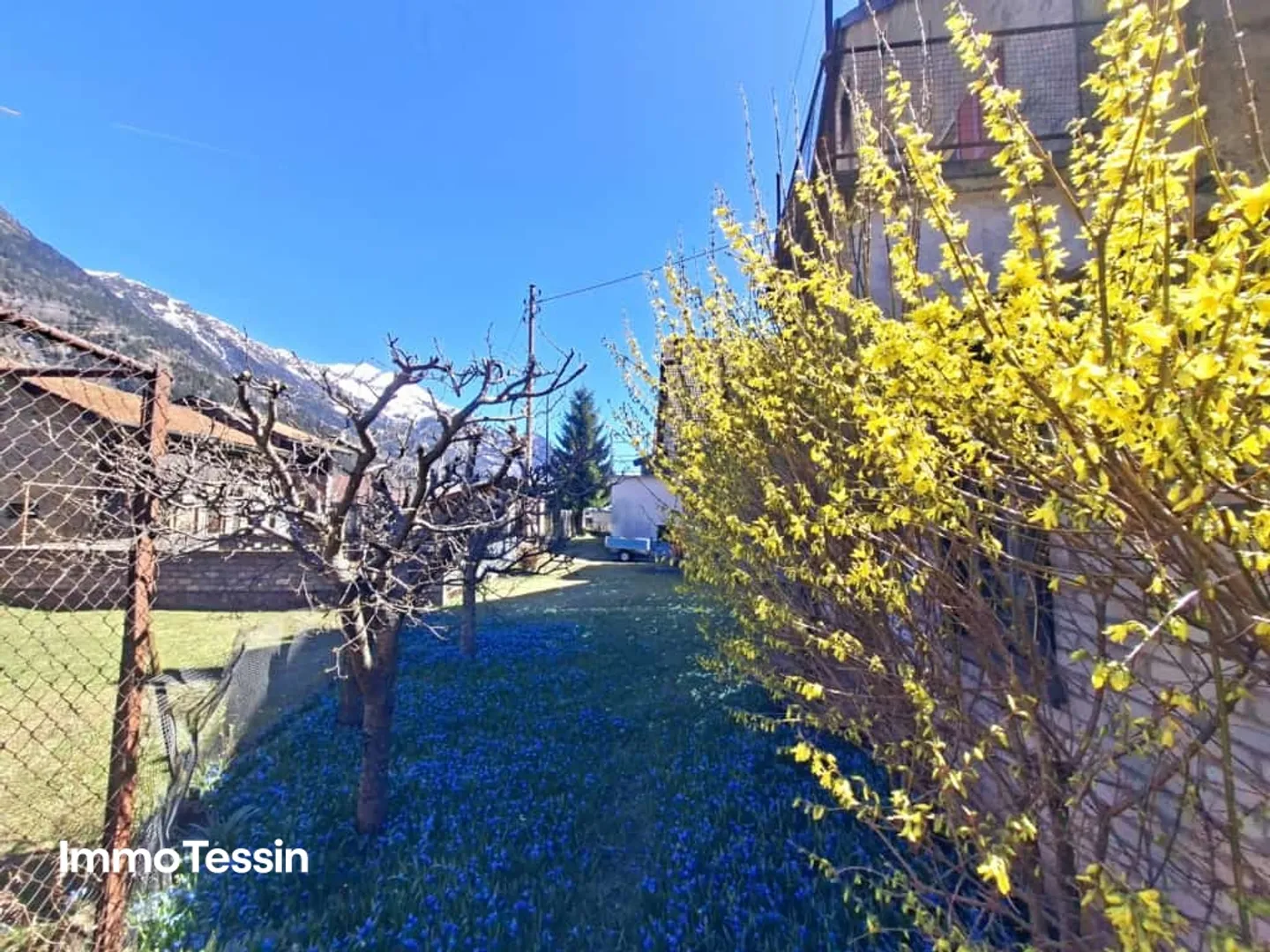 Typical & Spacious Leventina House with Garden in Ambri-Piotta at an Unbeatable Price Near the Ice Stadium - Photo 5 of 13