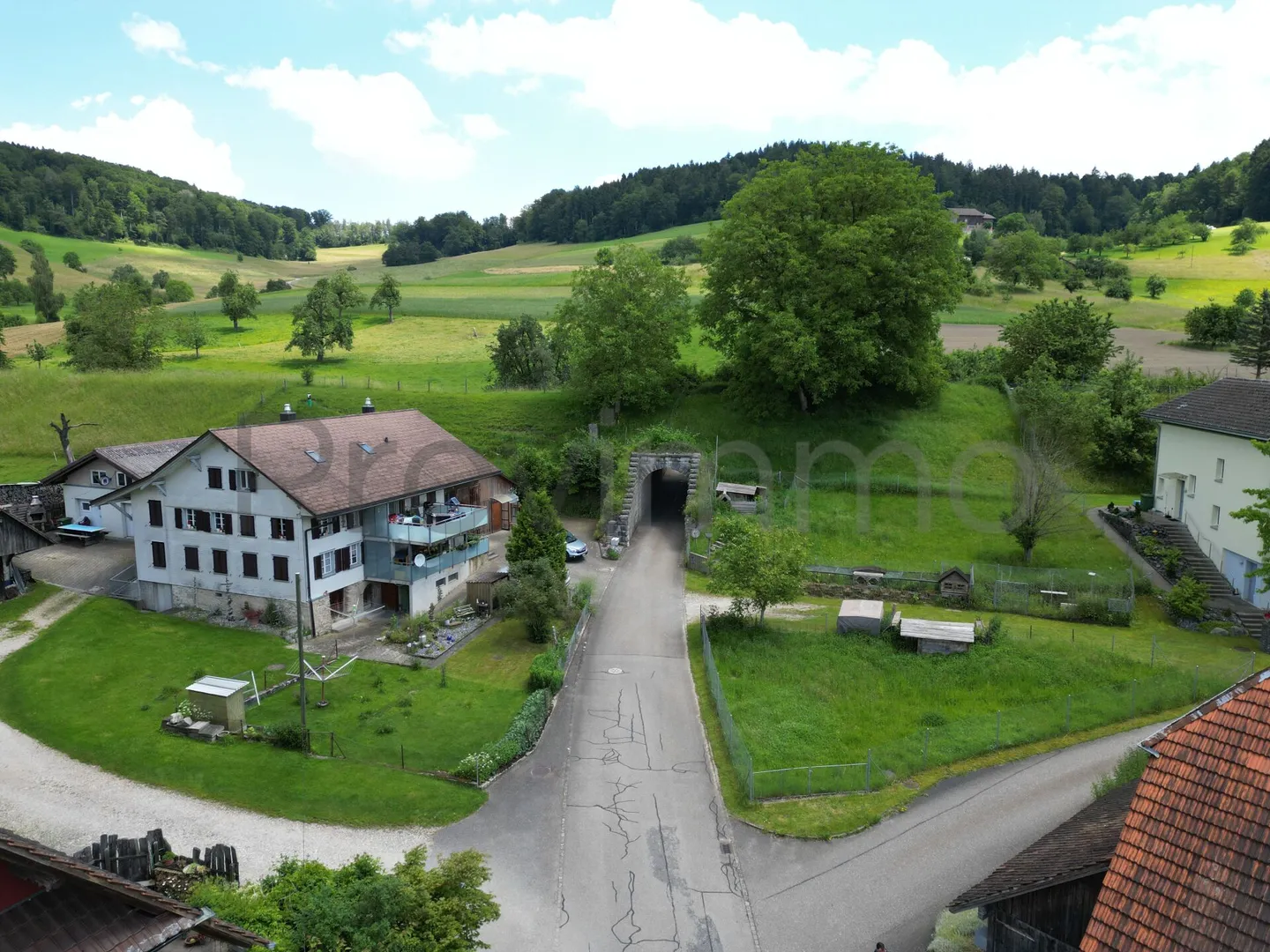 Casa bifamiliare con annessi ad Altbüron LU - Foto 3 di 14