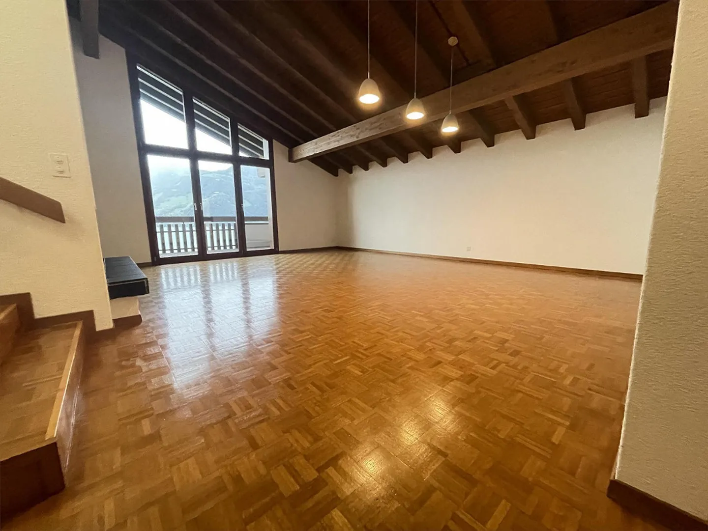 3.5 Zimmerdachwohnung mit herrlicher Aussicht befristet bis 31.3.2026 - Foto 4 von 14