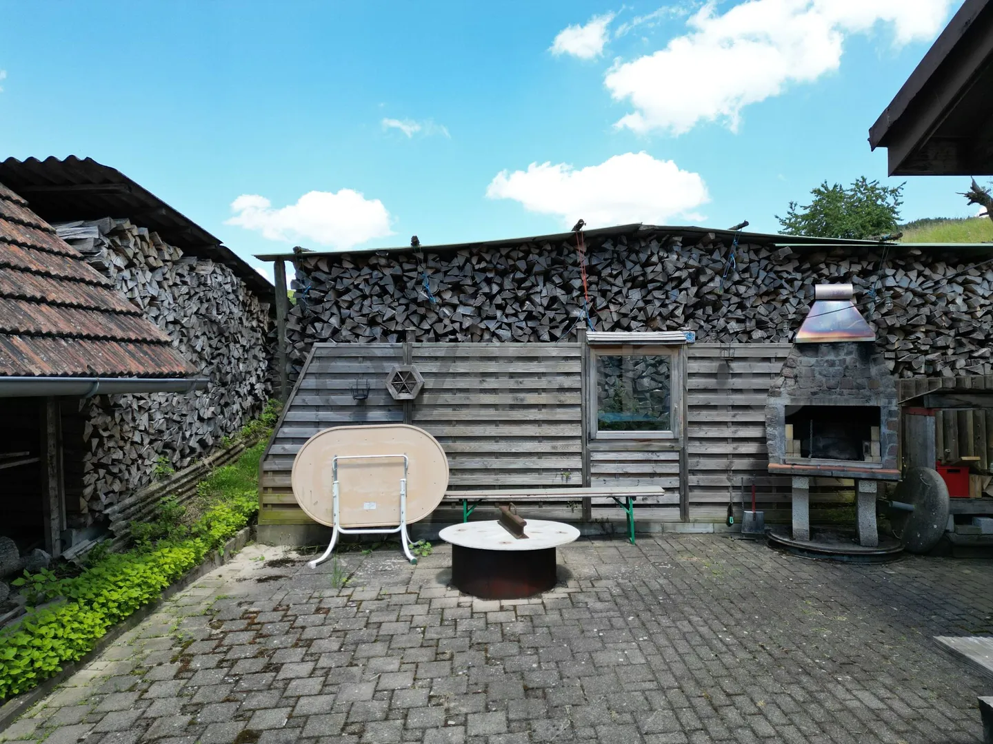 Casa bifamiliare con annessi ad Altbüron LU - Foto 9 di 14