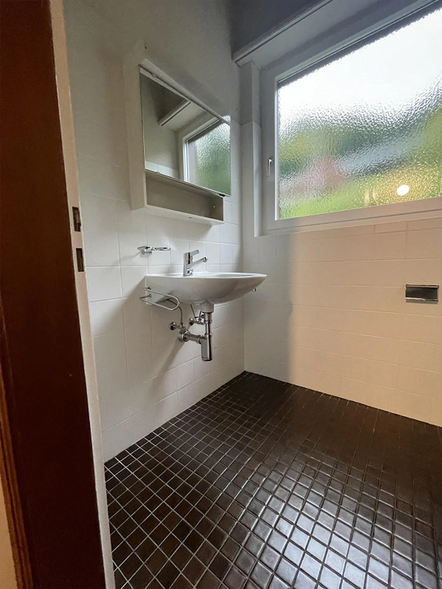 3.5 Zimmerdachwohnung mit herrlicher Aussicht befristet bis 31.3.2026 - Foto 6 von 14