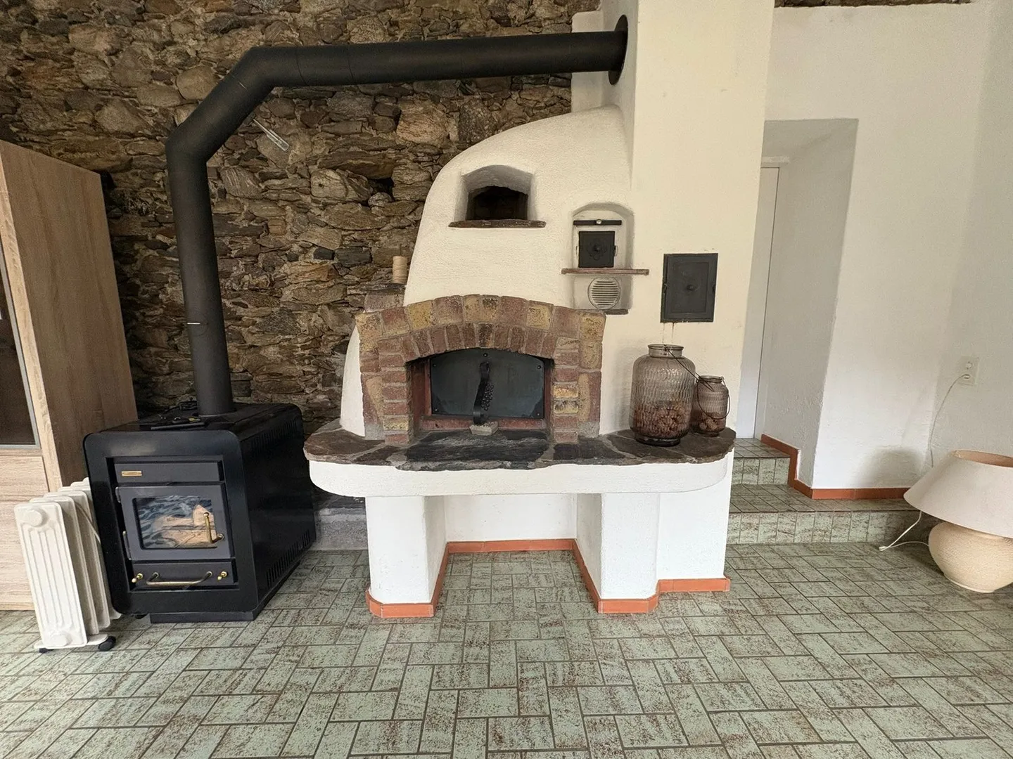 Maison en Pierre Rustique avec Cheminée, Four à Pizza et Chapelle - Photo 5 sur 22