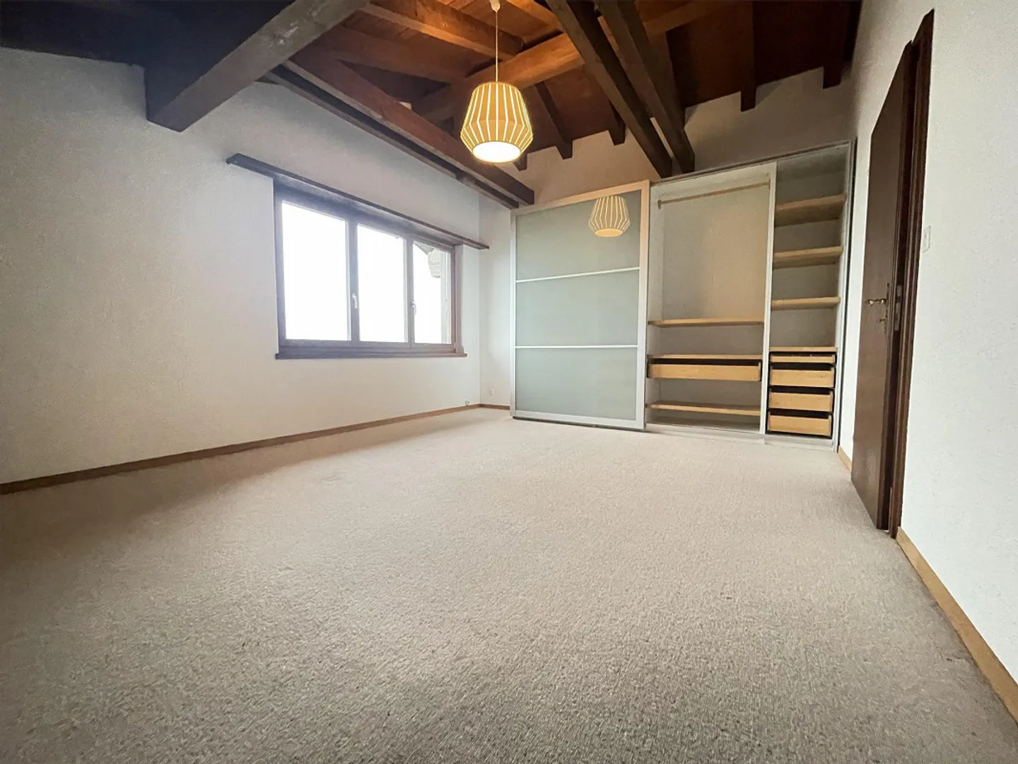 3.5 Zimmerdachwohnung mit herrlicher Aussicht befristet bis 31.3.2026 - Foto 8 von 14