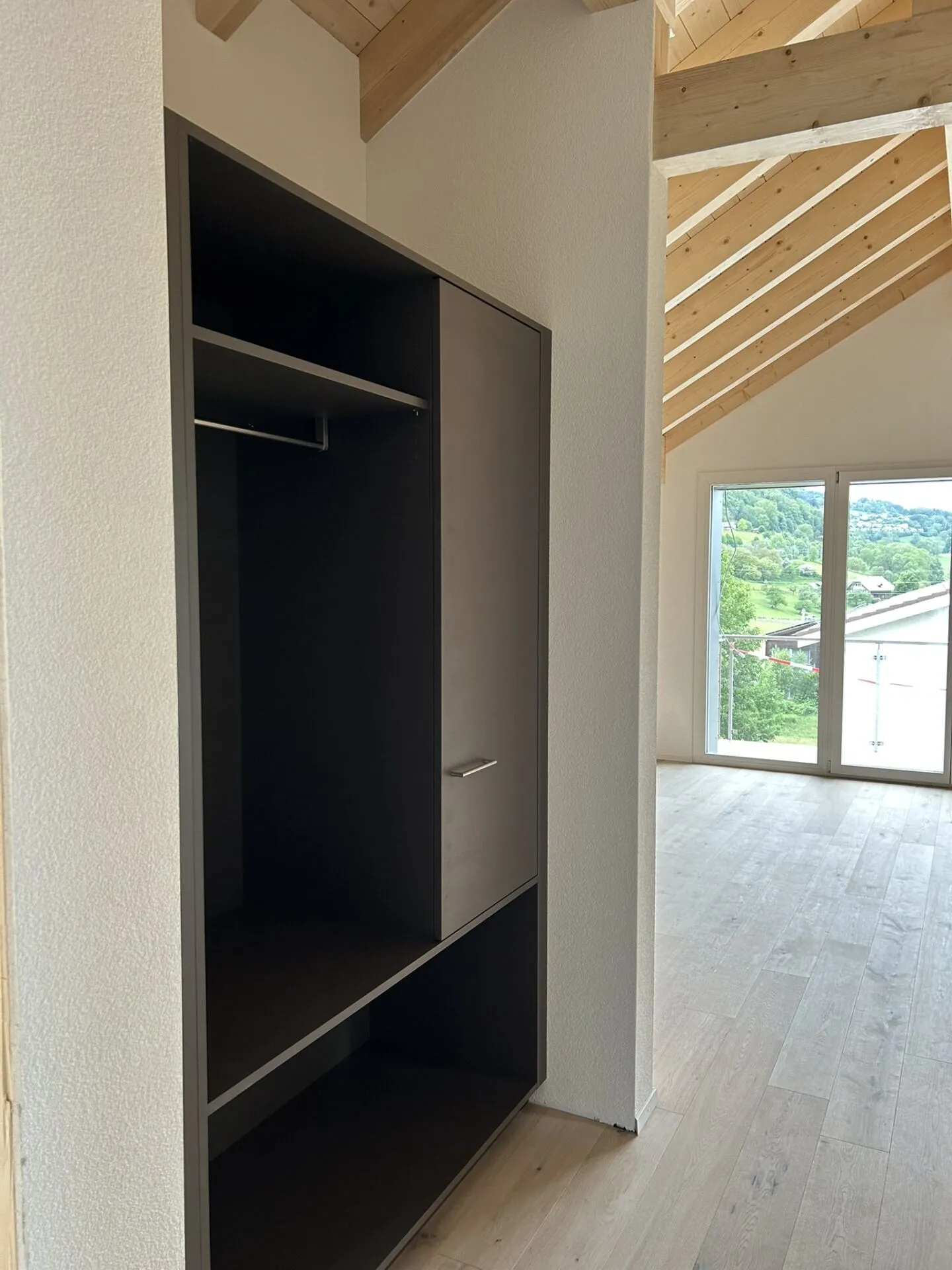 Appartamento nuovo 2.5 locali, in una posizione tranquilla all'ultimo piano ovest - Foto 3 di 15