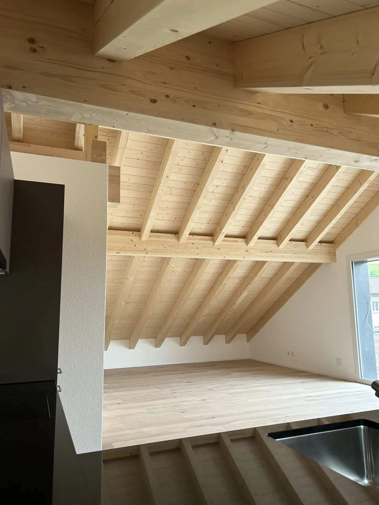 Appartamento nuovo 2.5 locali, in una posizione tranquilla all'ultimo piano ovest - Foto 8 di 15