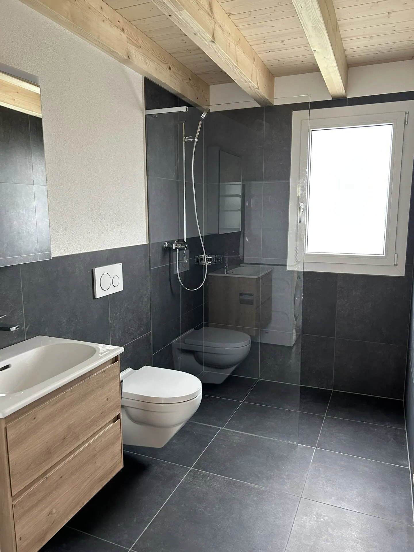 Appartamento nuovo 2.5 locali, in una posizione tranquilla all'ultimo piano ovest - Foto 12 di 15
