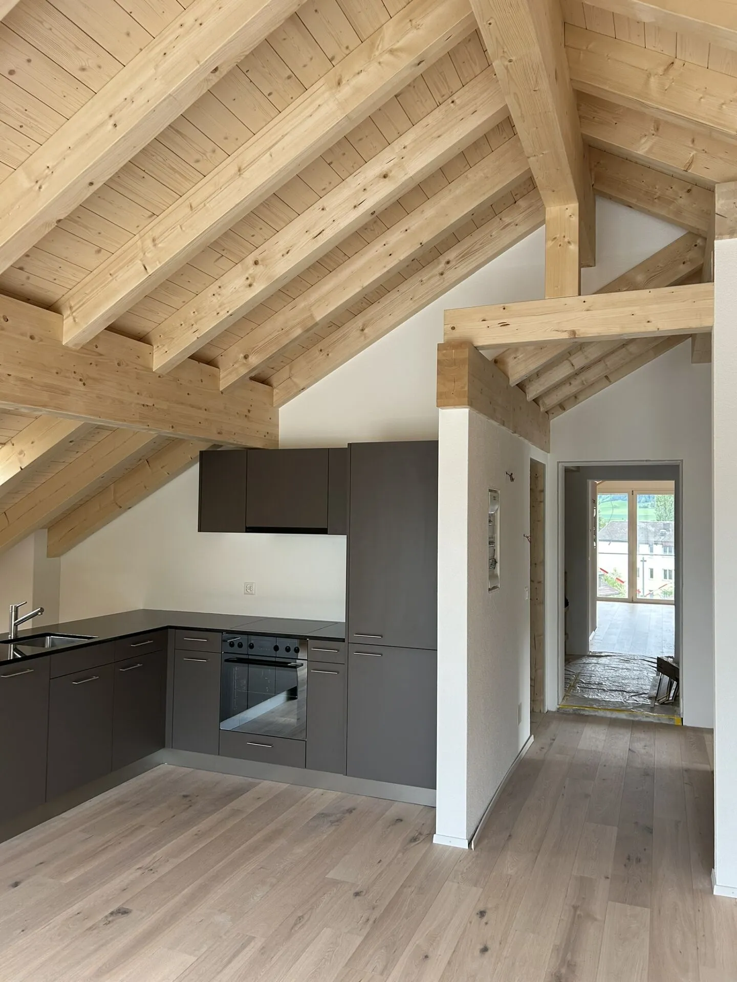 Appartamento nuovo 2.5 locali, in una posizione tranquilla all'ultimo piano ovest - Foto 6 di 15
