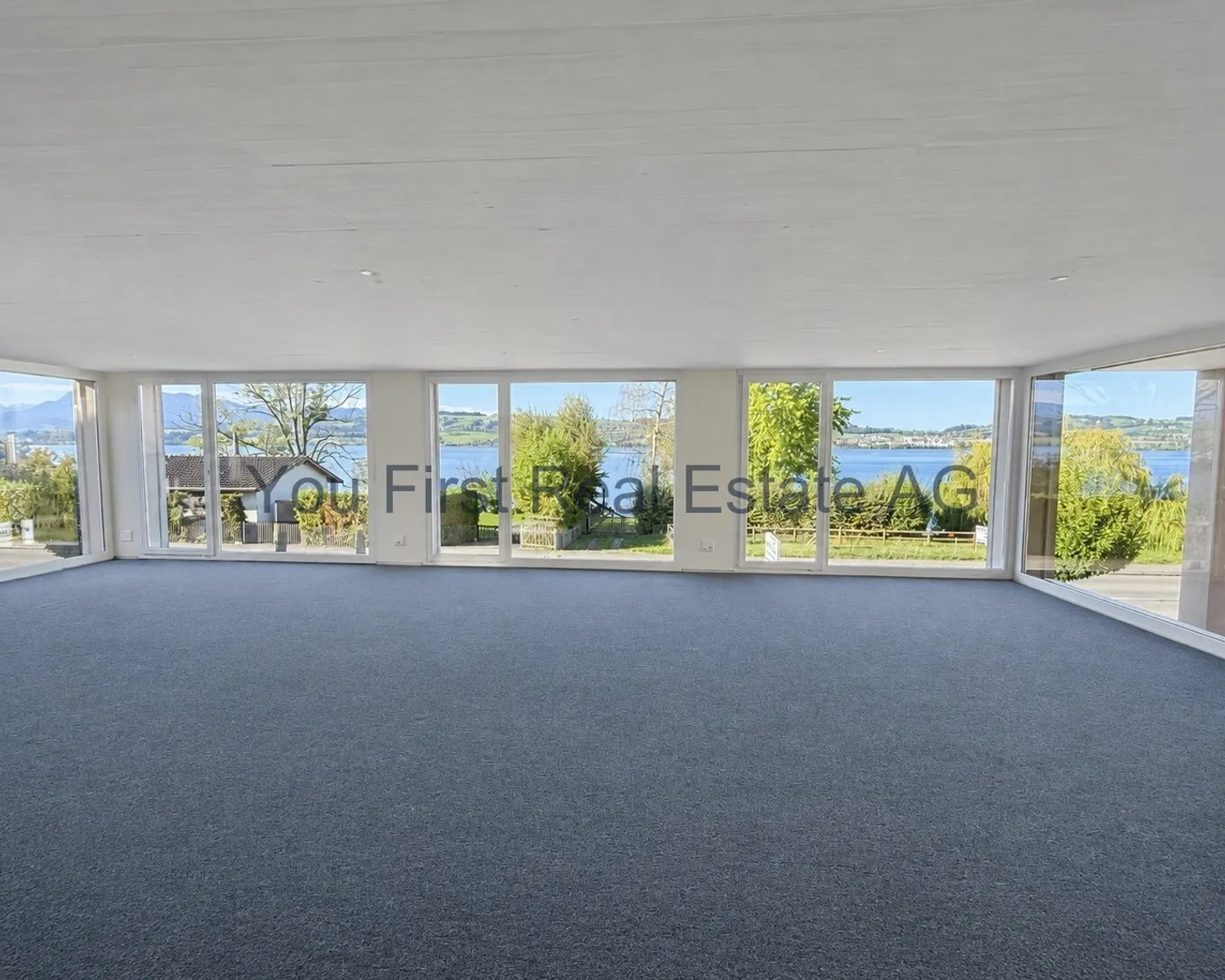 Bureau, cabinet et espaces commerciaux avec vue sur le lac à 180 degrés - Photo 1 sur 11