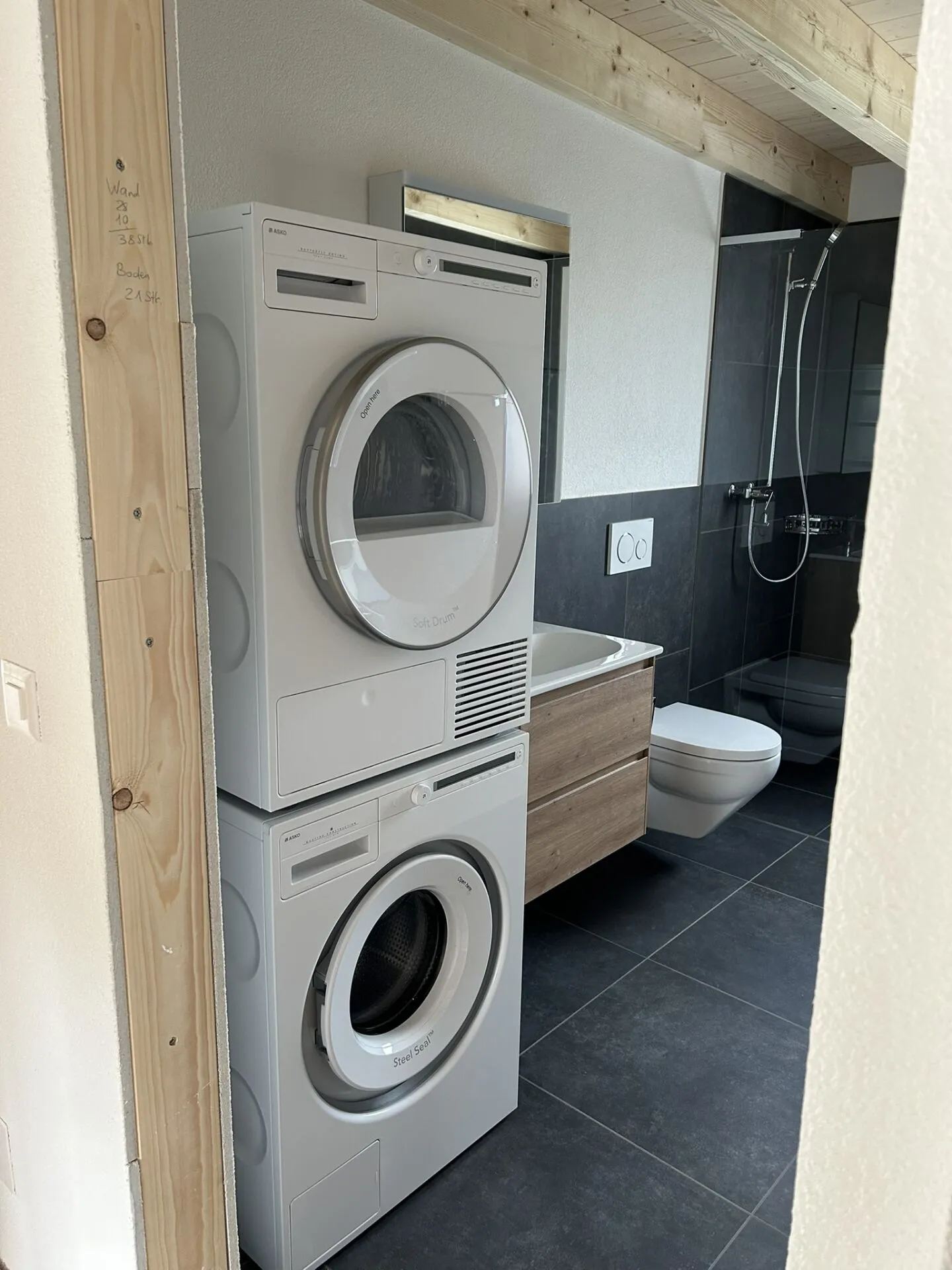 Appartamento nuovo 2.5 locali, in una posizione tranquilla all'ultimo piano ovest - Foto 13 di 15