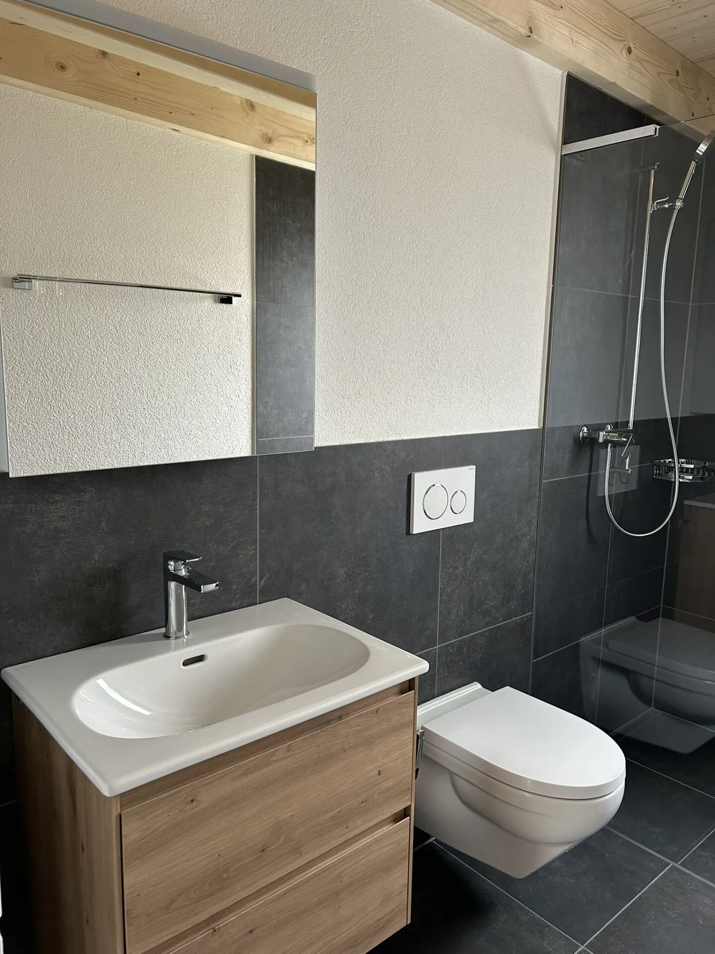 Appartamento nuovo 2.5 locali, in una posizione tranquilla all'ultimo piano ovest - Foto 14 di 15