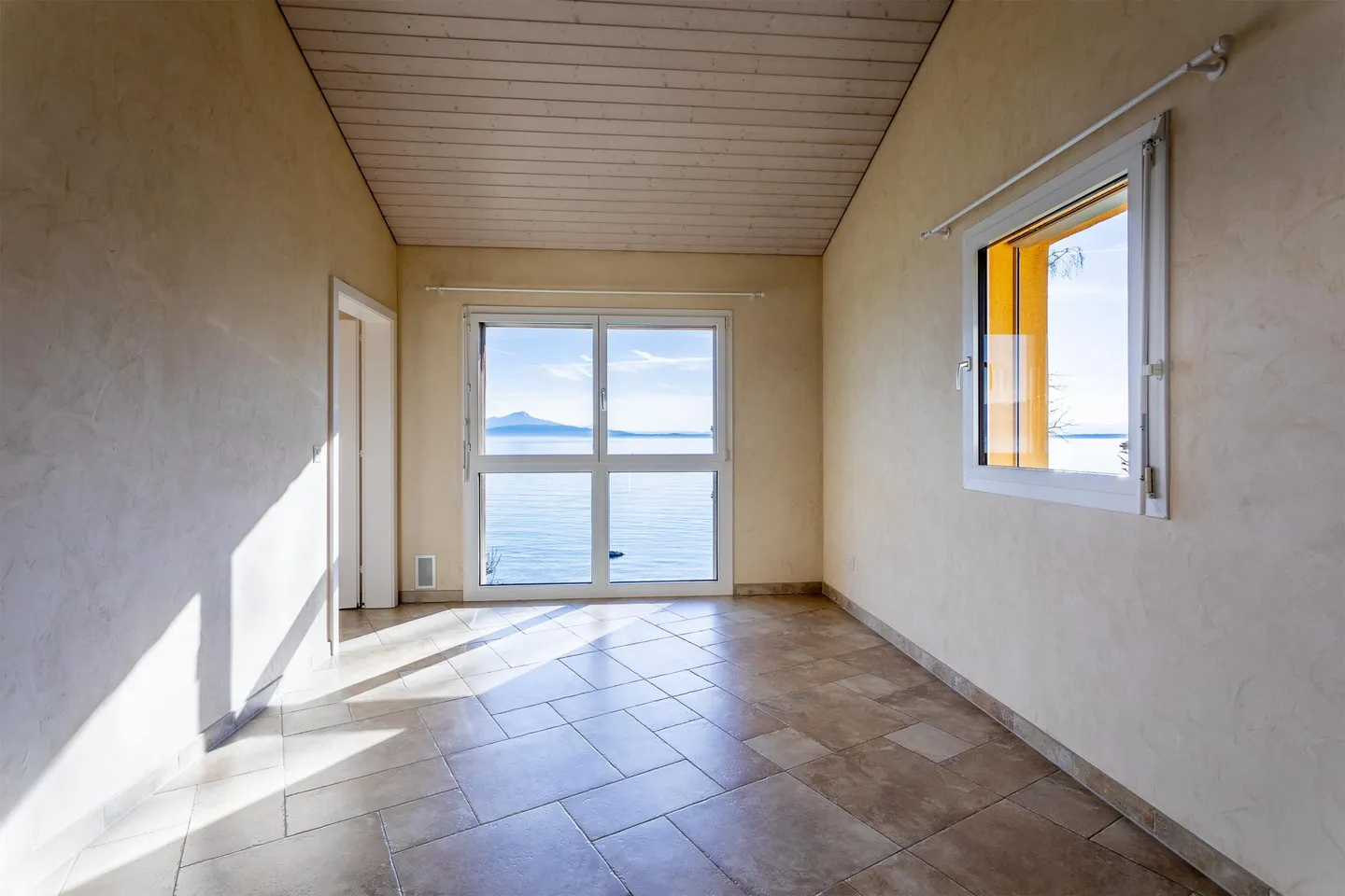 Nachhaltige Villa mit Garten - Foto 8 von 10