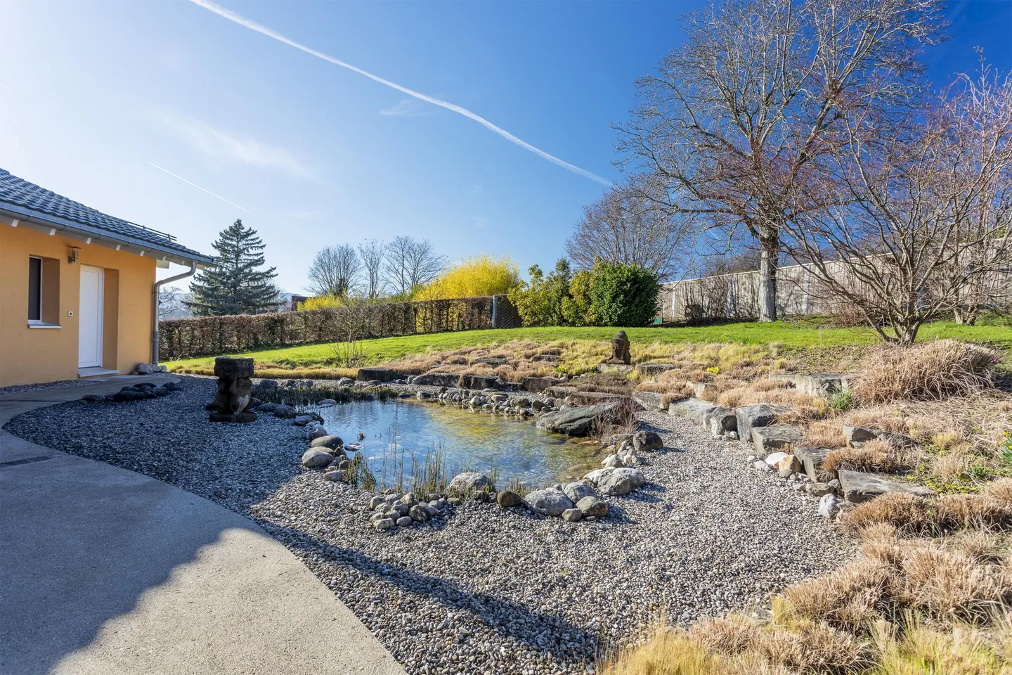 Nachhaltige Villa mit Garten - Foto 9 von 10