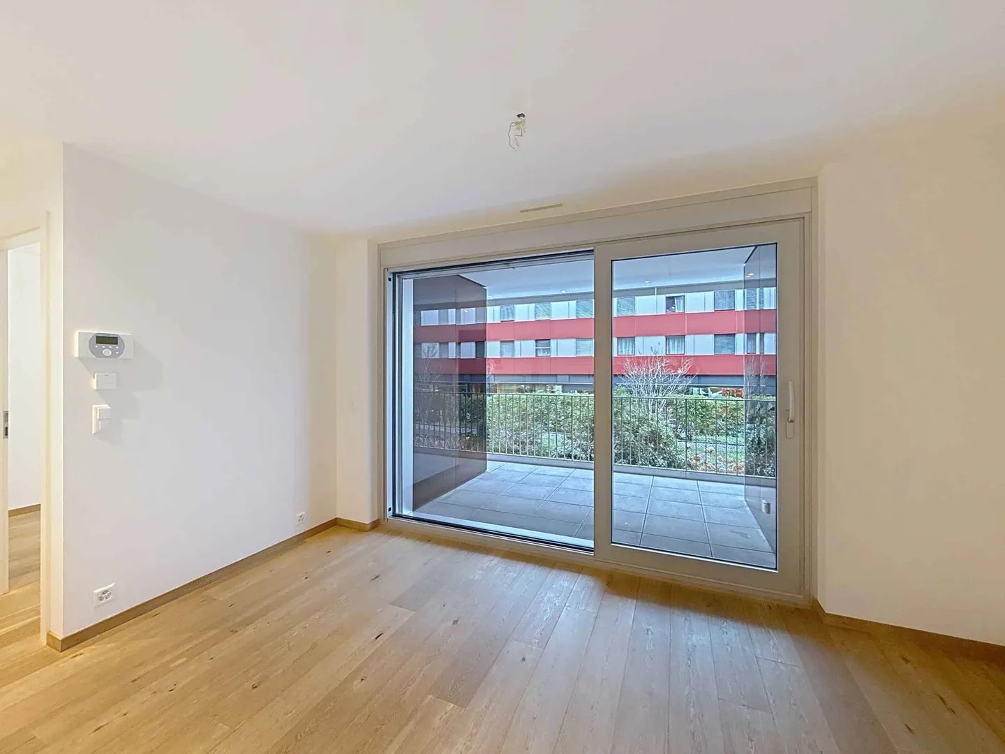 ESCLUSIVO  Appartamento moderno di 4 stanze, ideale per investitori o pied-à-terre - Foto 3 di 11