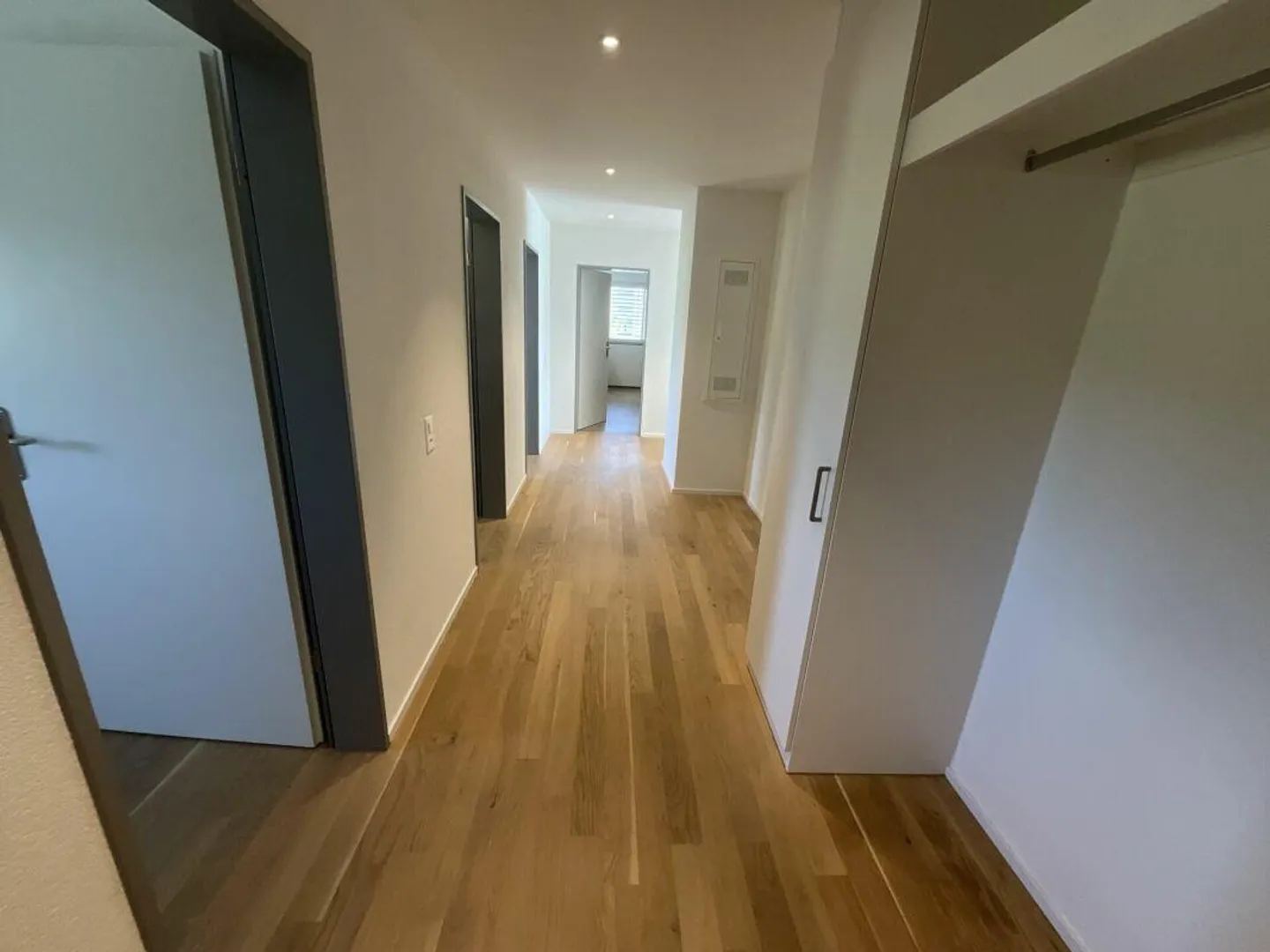 Appartamento luminoso e spazioso di 3,5 locali in affitto - Foto 6 di 14