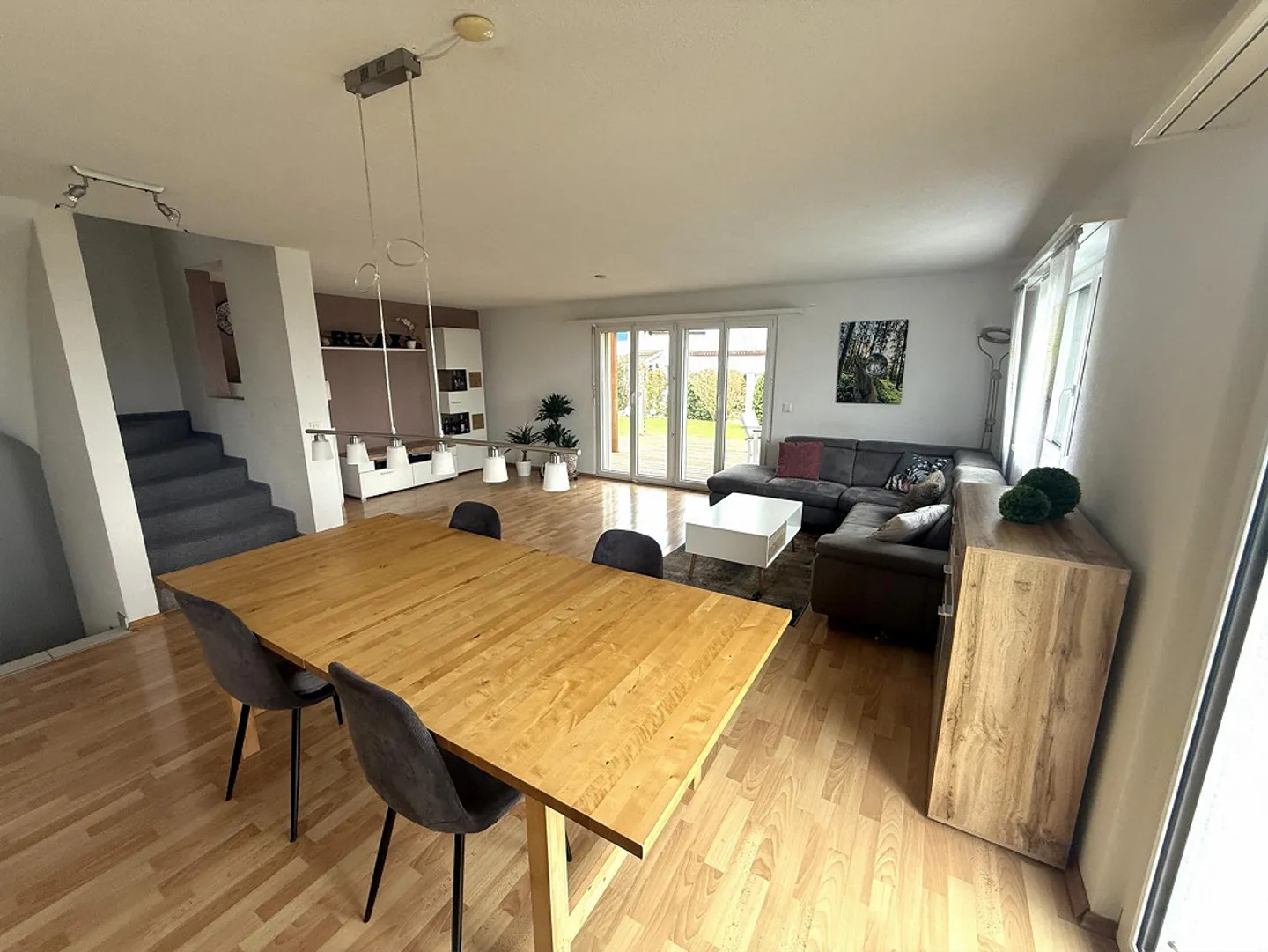 Casa unifamiliare di 5,5 stanze adatta alle famiglie con un ampio terreno - Foto 6 di 16