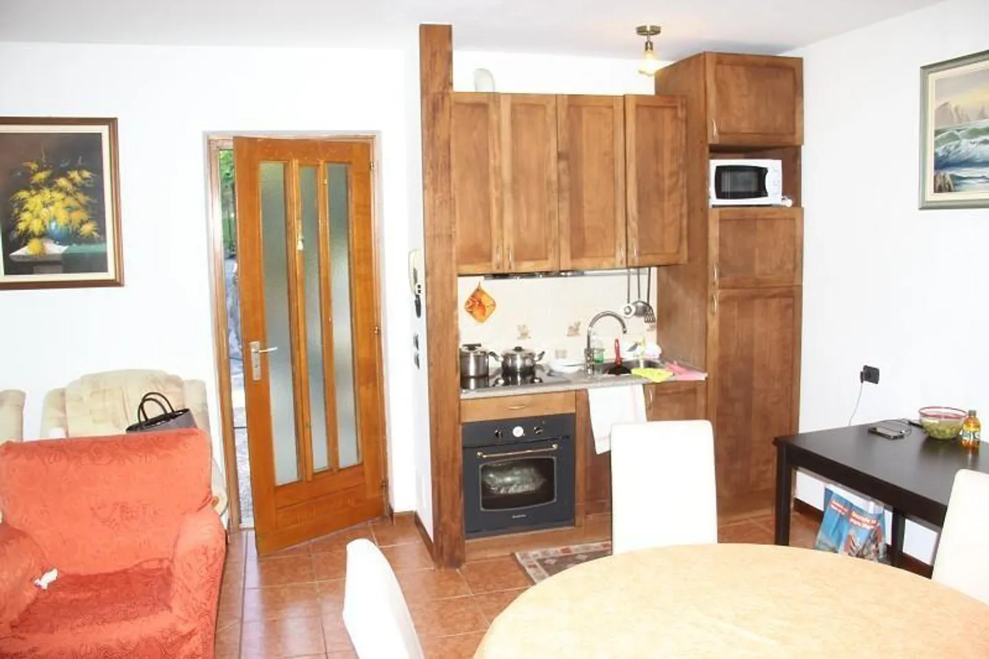 Appartement ensoleillé avec jardin - Photo 7 sur 8