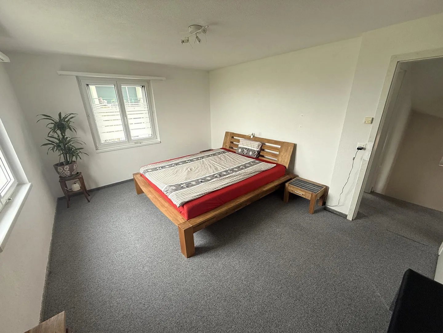 Casa unifamiliare di 5,5 stanze adatta alle famiglie con un ampio terreno - Foto 7 di 16