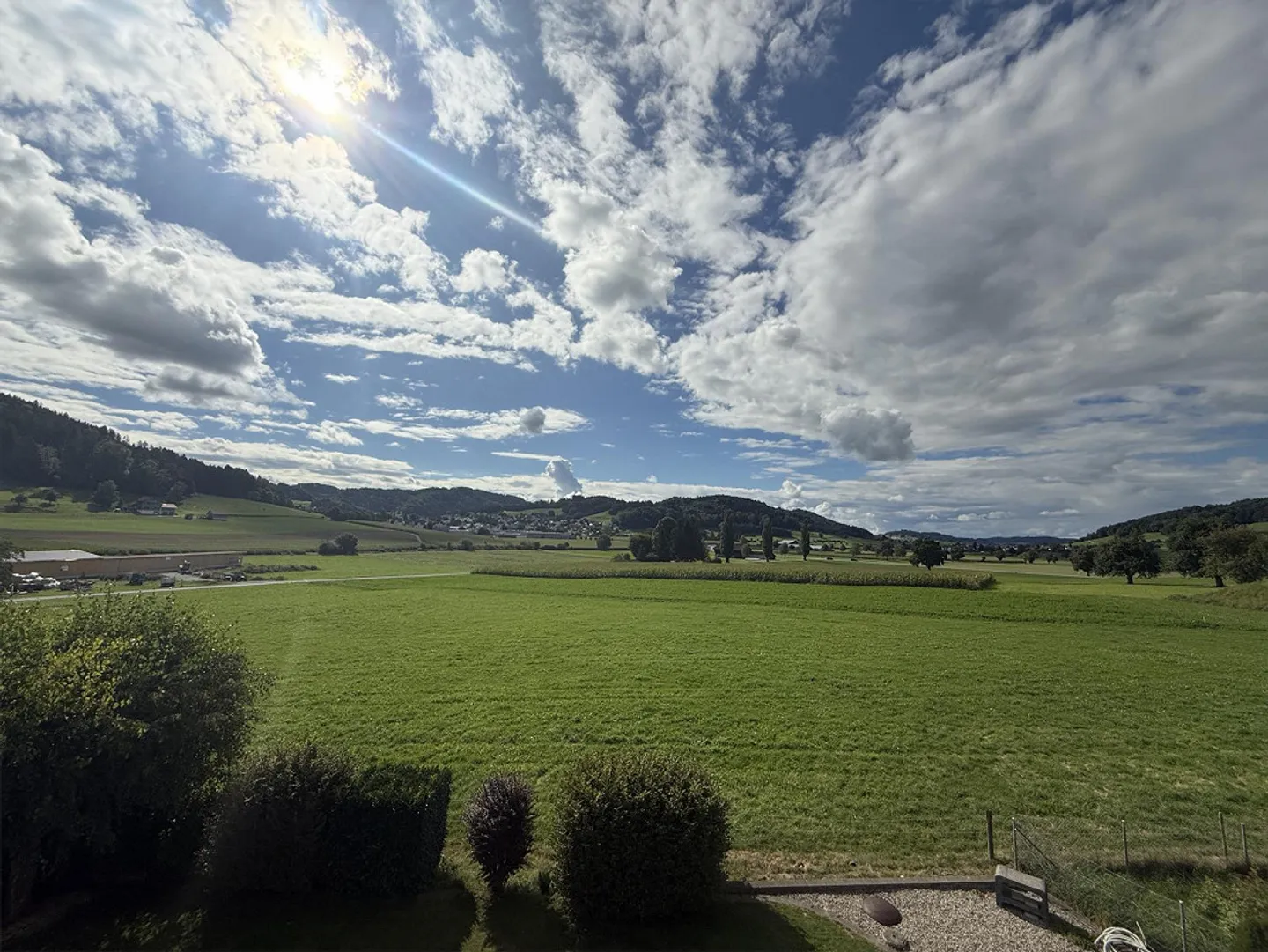 Casa unifamiliare di 5,5 stanze adatta alle famiglie con un ampio terreno - Foto 12 di 16