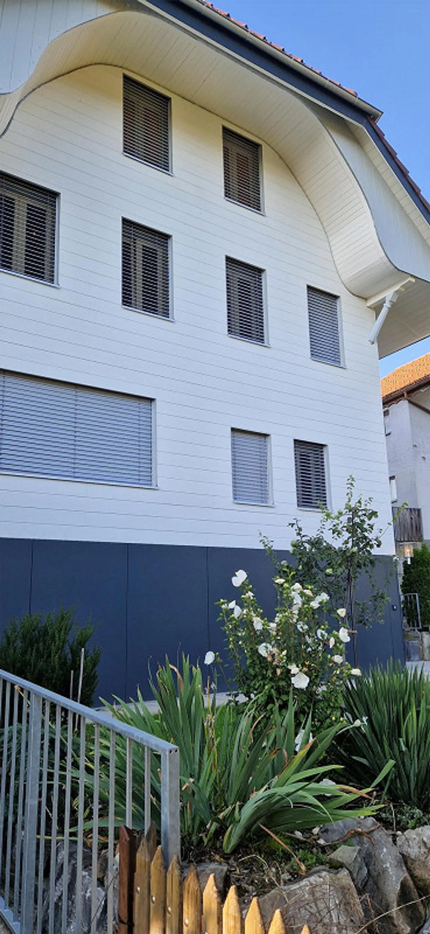 Appartamento maisonette di 5,5 stanze con utilizzo del giardino, vicino al ruscello, vicino alla stazione - Foto 3 di 12