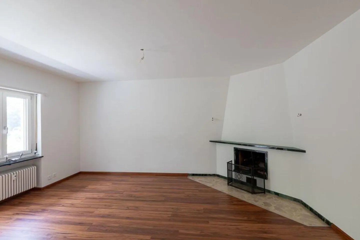 Ampio appartamento di 3,5 locali al 1° piano con area giardino - Foto 4 di 13