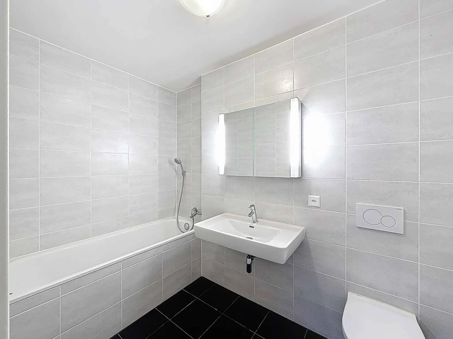 ESCLUSIVO  Appartamento moderno di 4 stanze, ideale per investitori o pied-à-terre - Foto 7 di 11