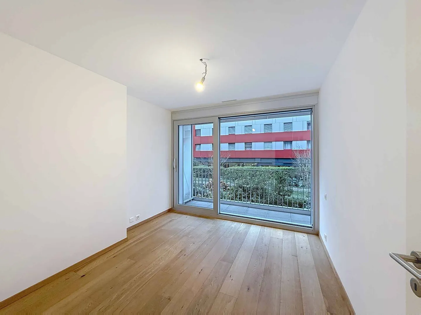 ESCLUSIVO  Appartamento moderno di 4 stanze, ideale per investitori o pied-à-terre - Foto 8 di 11