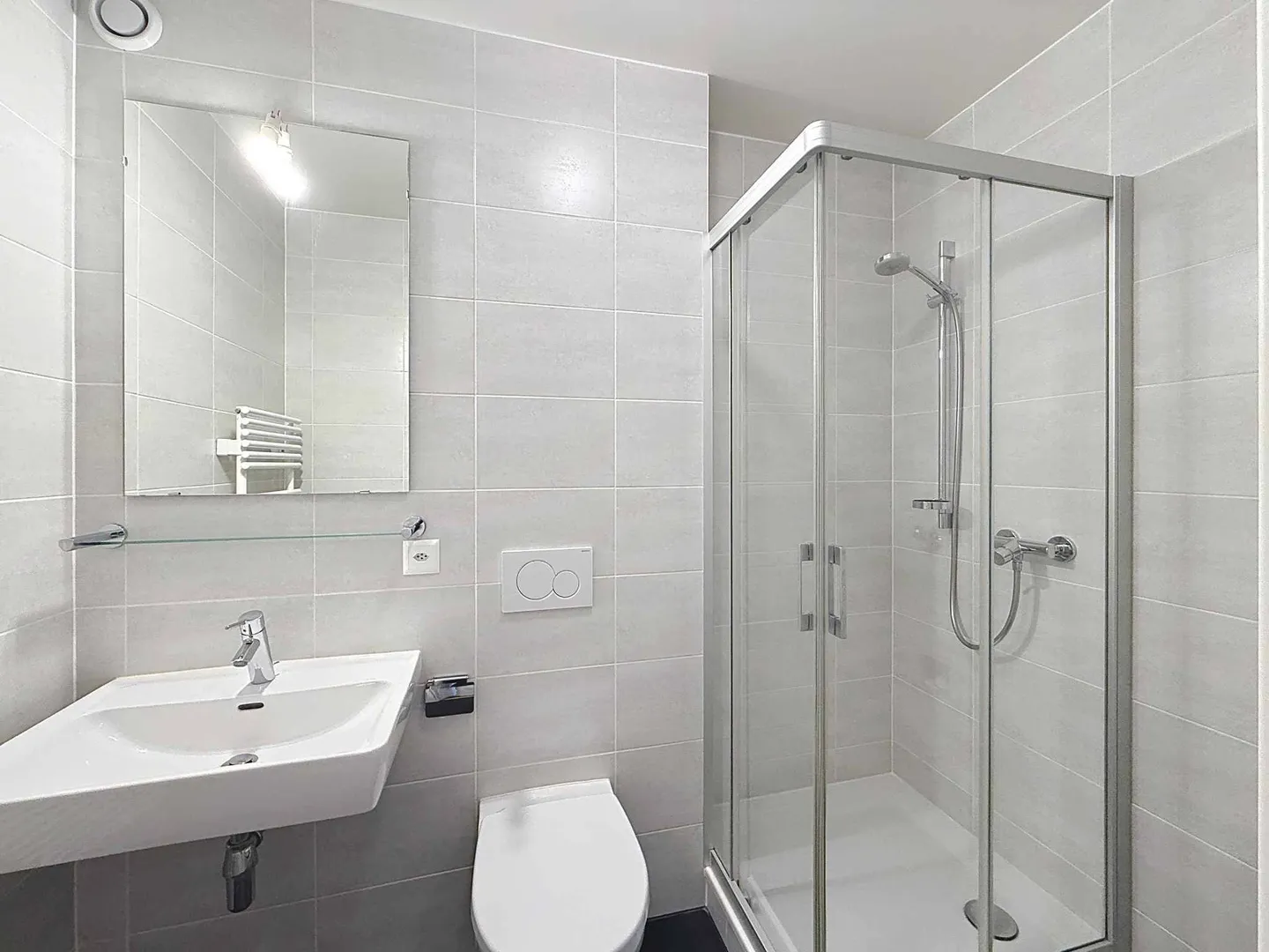 ESCLUSIVO  Appartamento moderno di 4 stanze, ideale per investitori o pied-à-terre - Foto 9 di 11