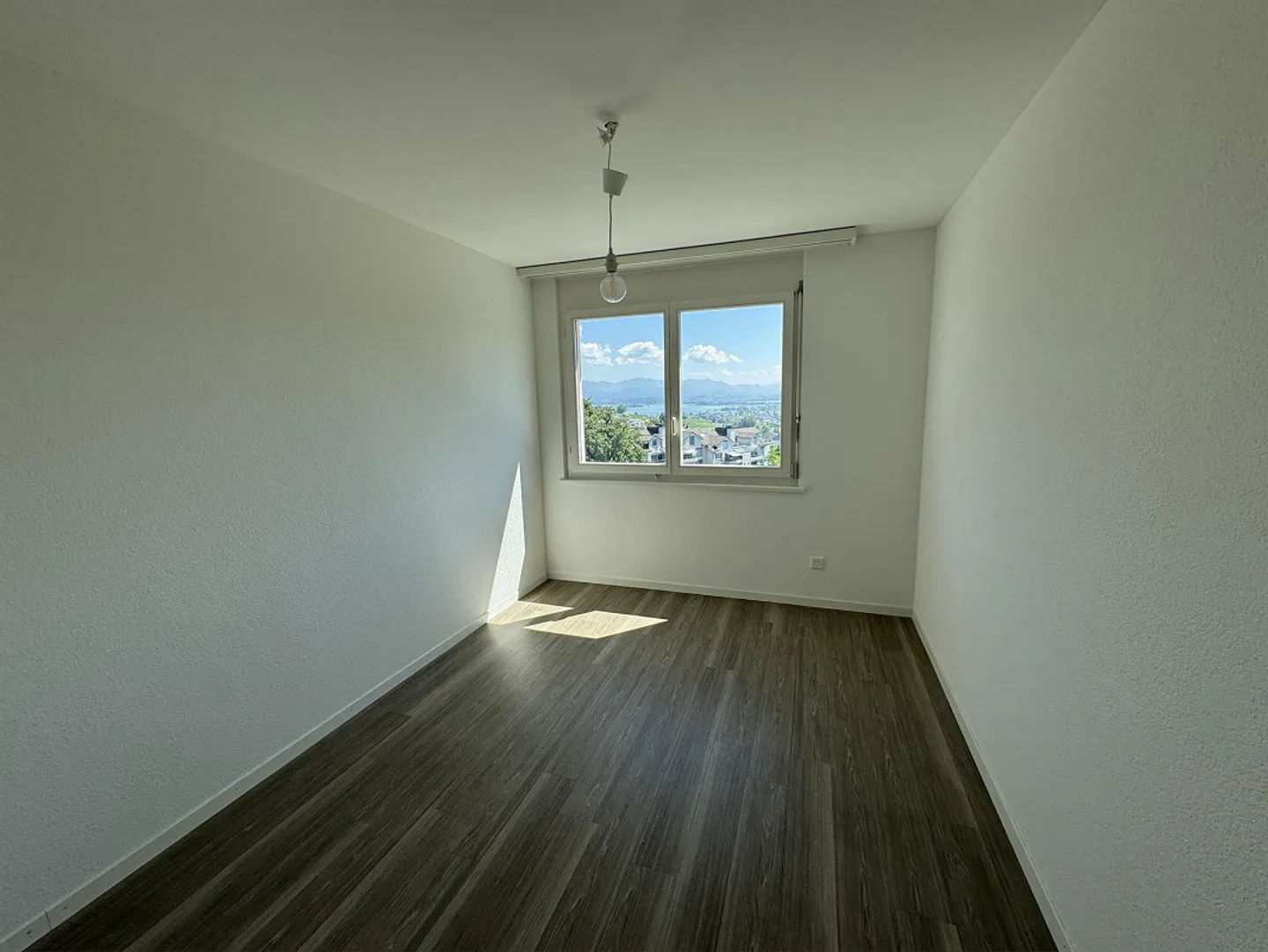 Appartamento soleggiato con vista sul lago e sulle montagne - Foto 6 di 10