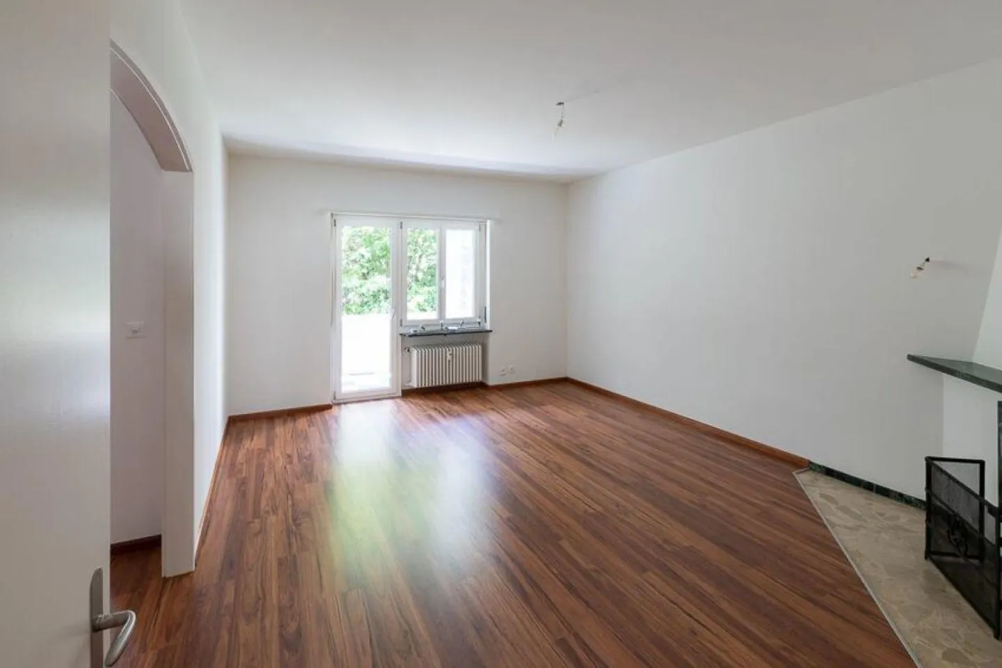 Ampio appartamento di 3,5 locali al 1° piano con area giardino - Foto 5 di 13