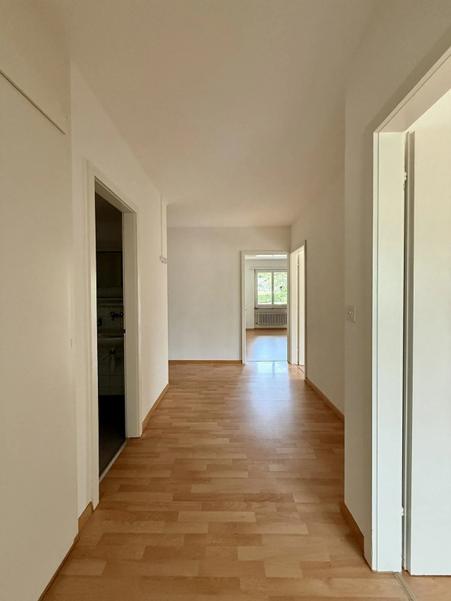 Tanto spazio, tanta luce, affitto equo - Appartamento 3 locali con balcone - Foto 7 di 10