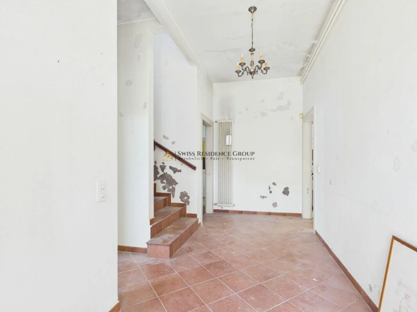 Villa in Pedrinate with large private garden of 601sqm - Photo 2 of 9
