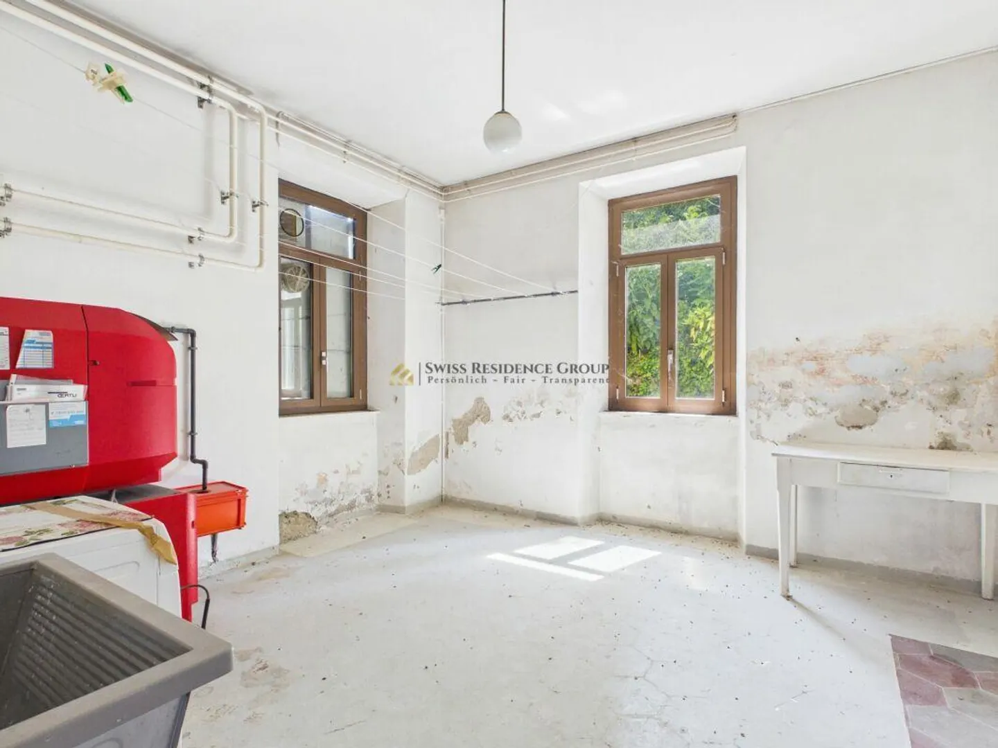 Villa in Pedrinate with large private garden of 601sqm - Photo 3 of 9