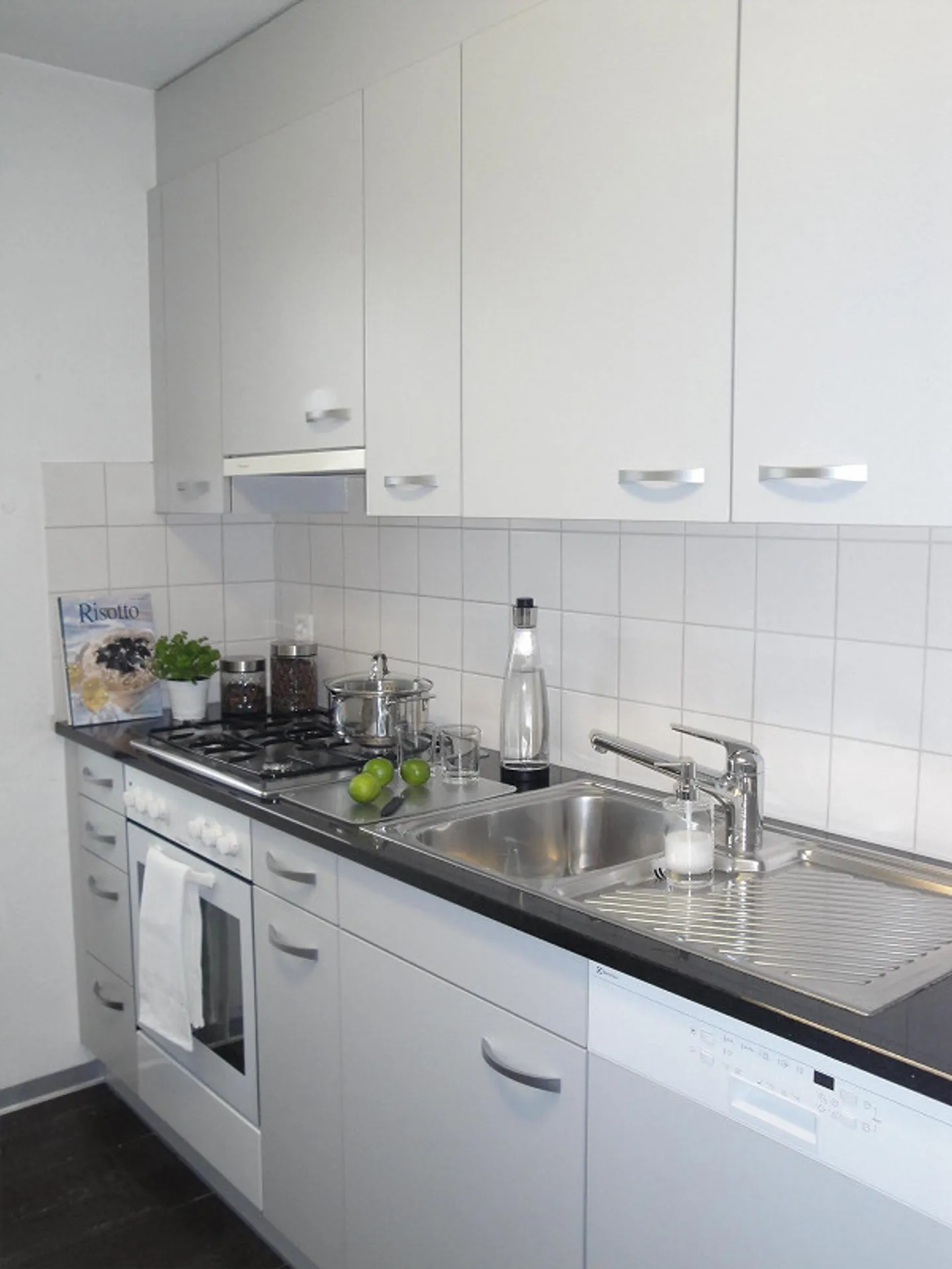 Appartamento 3 1/2 locali soleggiato e centrale con grande balcone esposto a sud - Foto 3 di 9