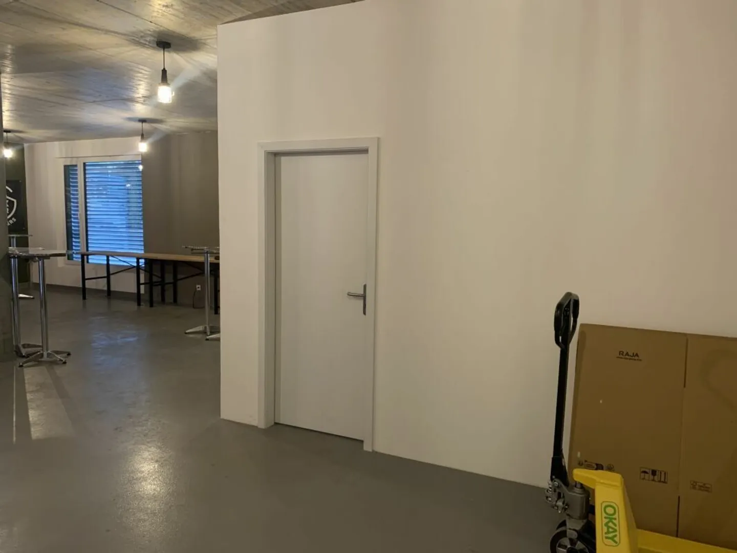 Versatile commercial space in a central location - Photo 4 of 5