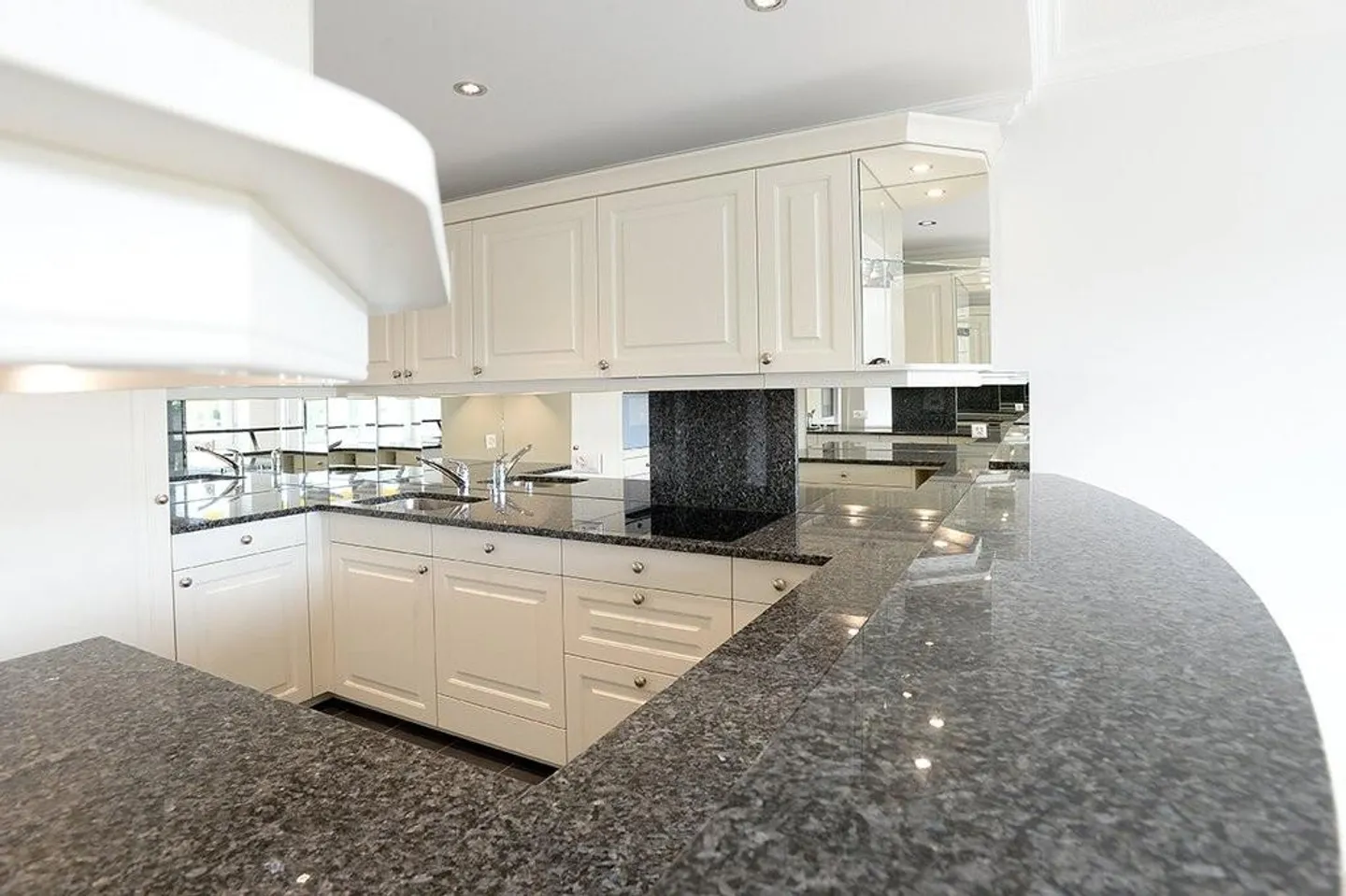 Schön Wohnen in der Äusseren Schosshalde - Foto 2 von 8