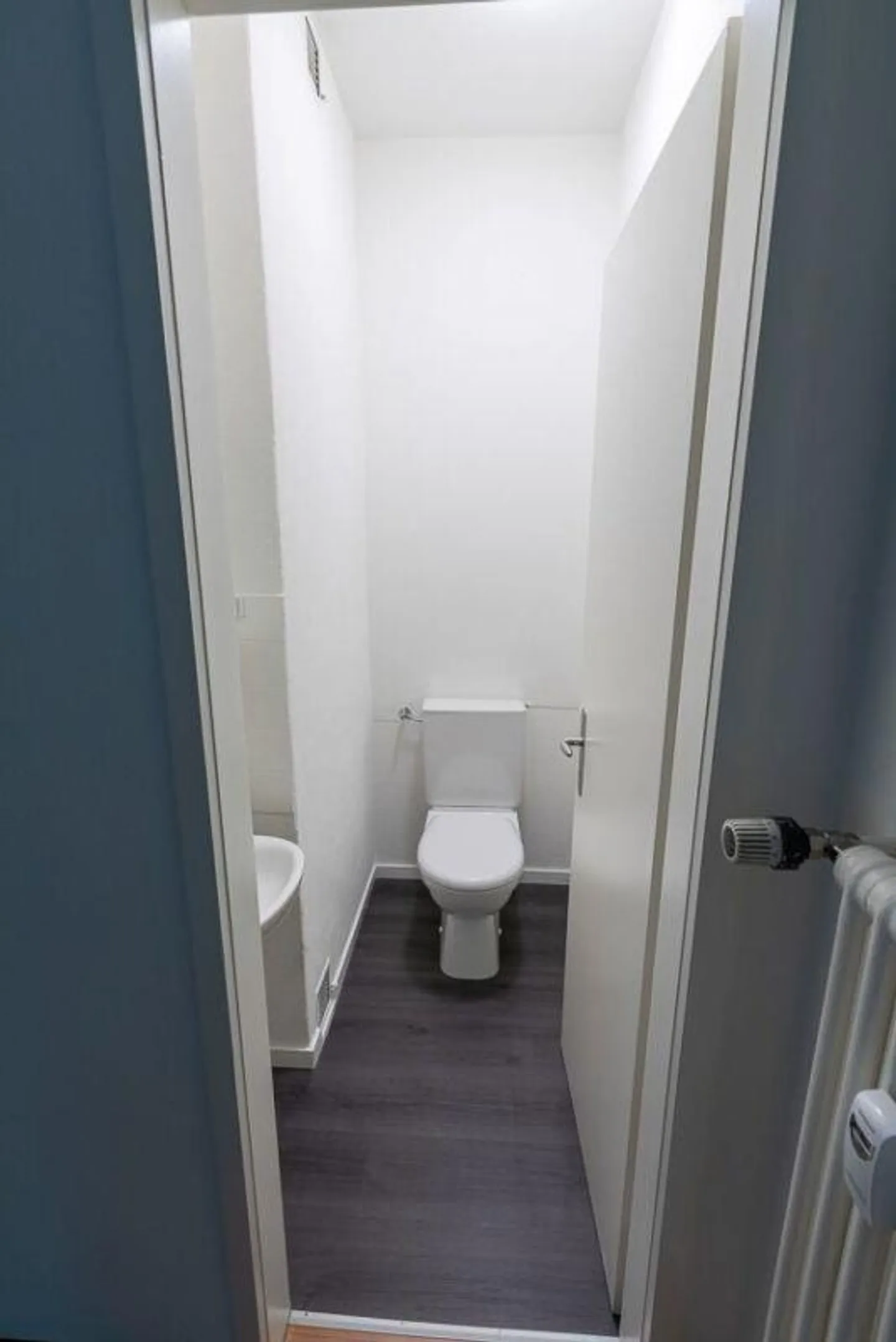 Ampio appartamento di 3,5 locali al 1° piano con area giardino - Foto 11 di 13