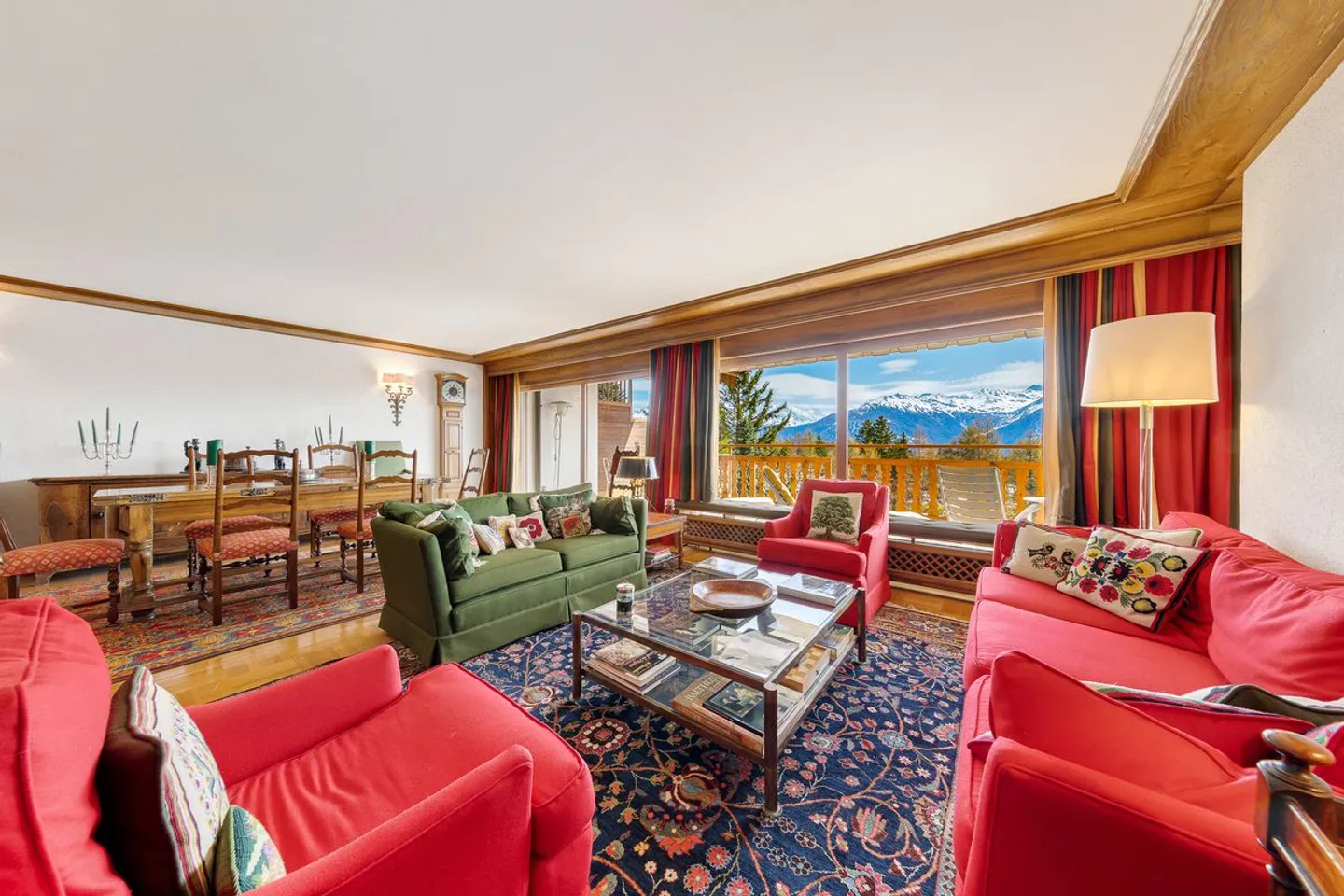 Attic of Superlatives with Panoramic View of the Gulf and the Alps - Photo 7 of 13