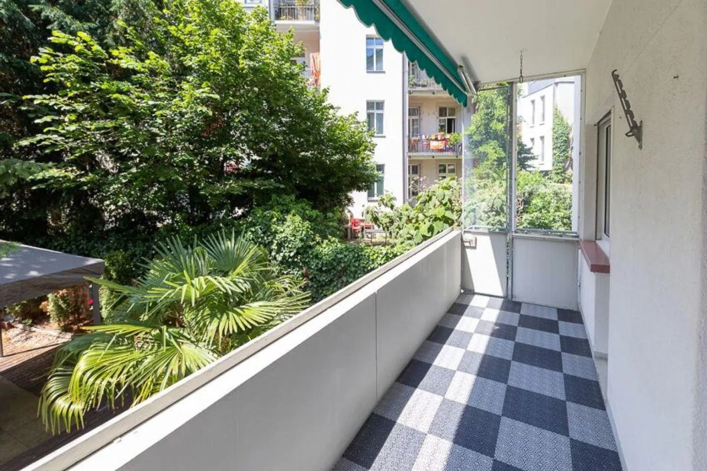 Ampio appartamento di 3,5 locali al 1° piano con area giardino - Foto 13 di 13