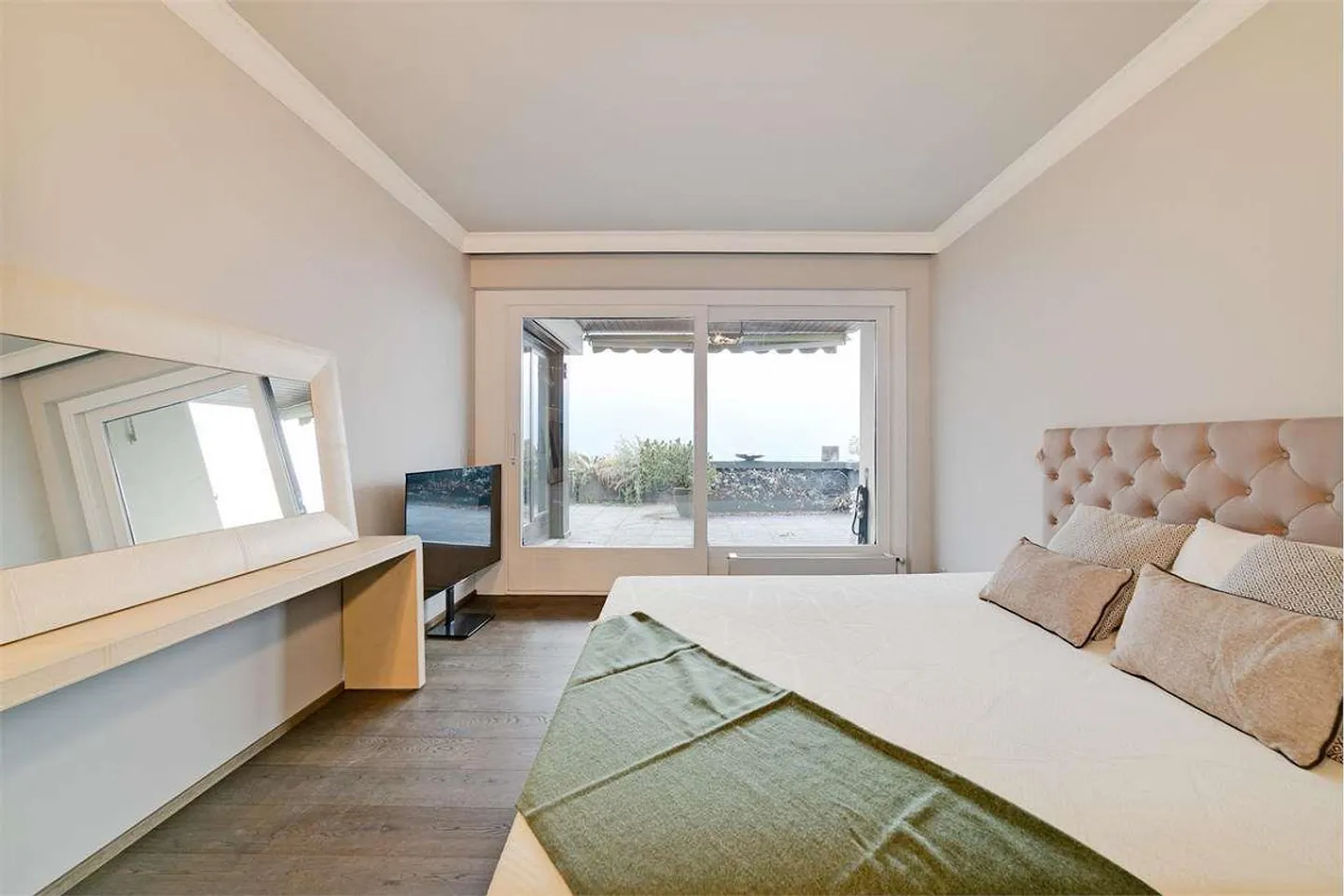 PRESTIGIÖSE 3.5-ZIMMER-WOHNUNG MIT SEEBLICK IN PORZA - Foto 5 von 13