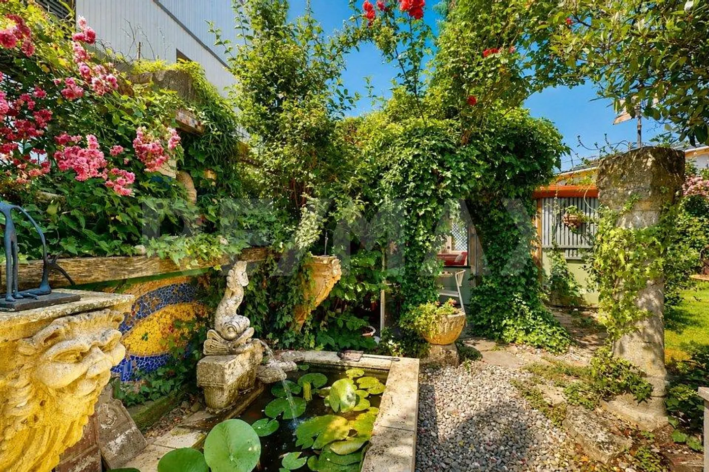 A Home Like Out of a Picture Book: Artistic Living Idyl with Venetian Flair in Schafisheim - Photo 12 of 12