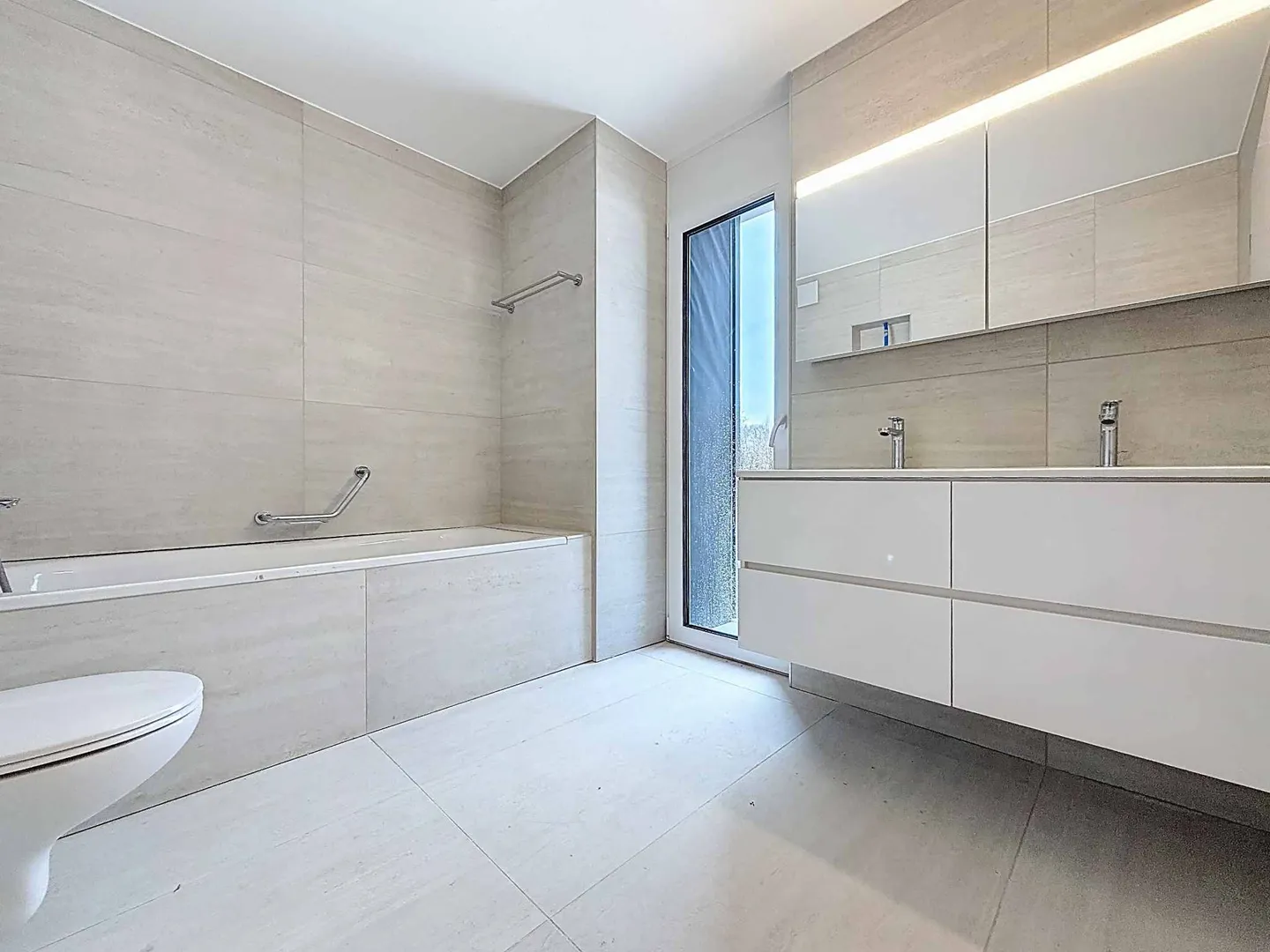 Nuova promozione: appartamento di 5,5 stanze con balcone coperto e terrazza - Foto 9 di 13