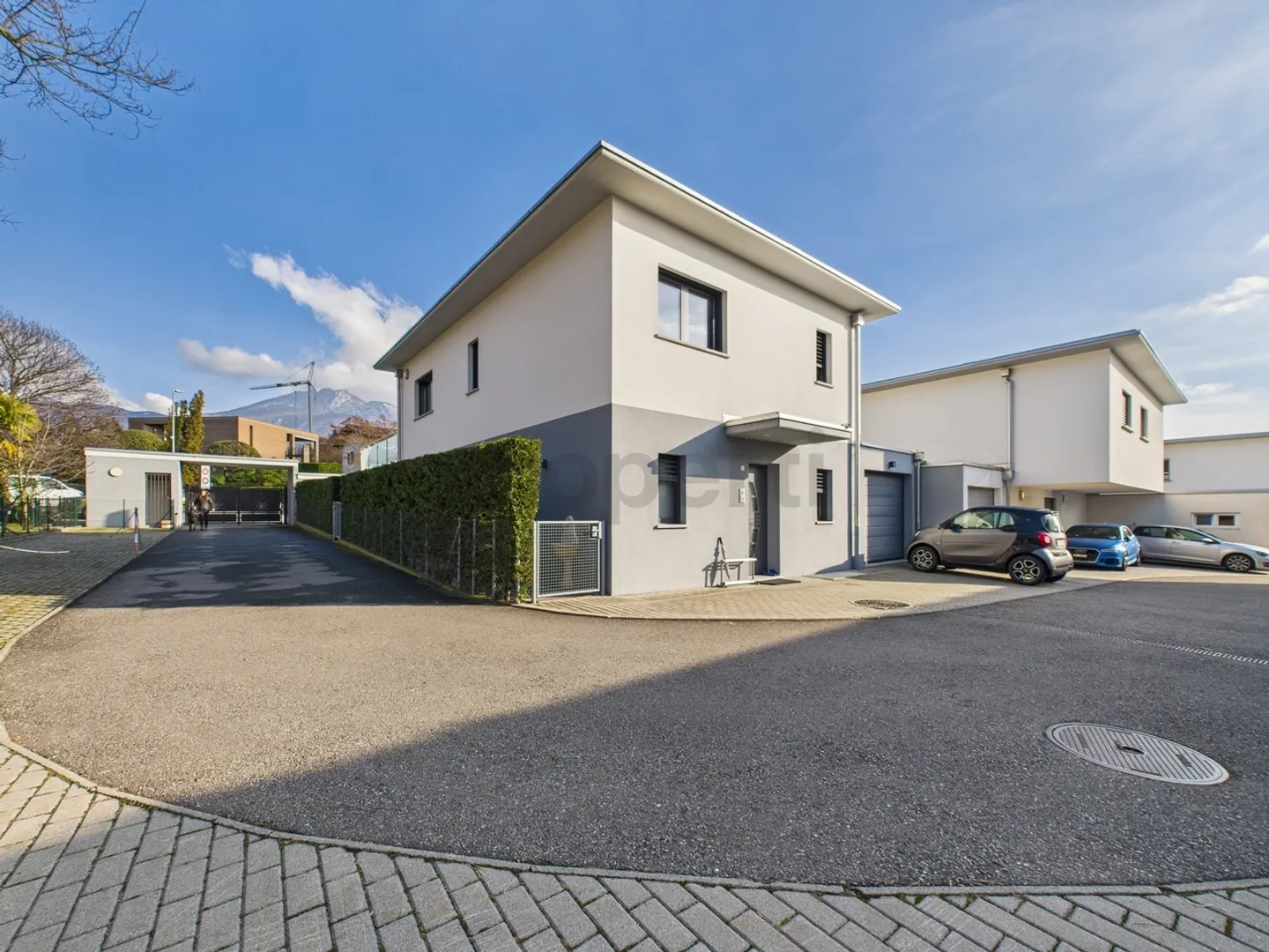 Maison indépendante moderne de 8 pièces avec grand parking, Cadempino - Photo 1 sur 13