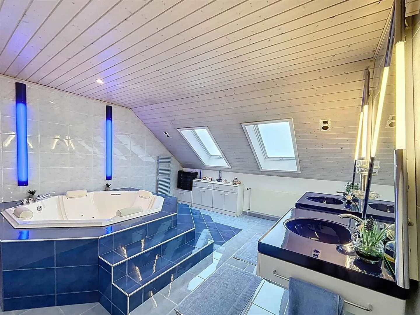 Spacieux appartement de 5 pièces au cour de La Chaux-de-Fonds - Photo 7 sur 9